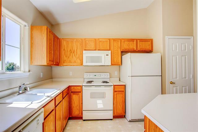 3815 Riviera Grove 201