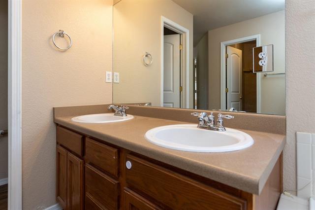 8424 Roaring Fork Drive