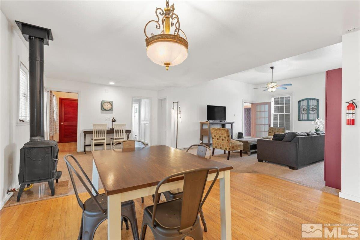707 W Robinson