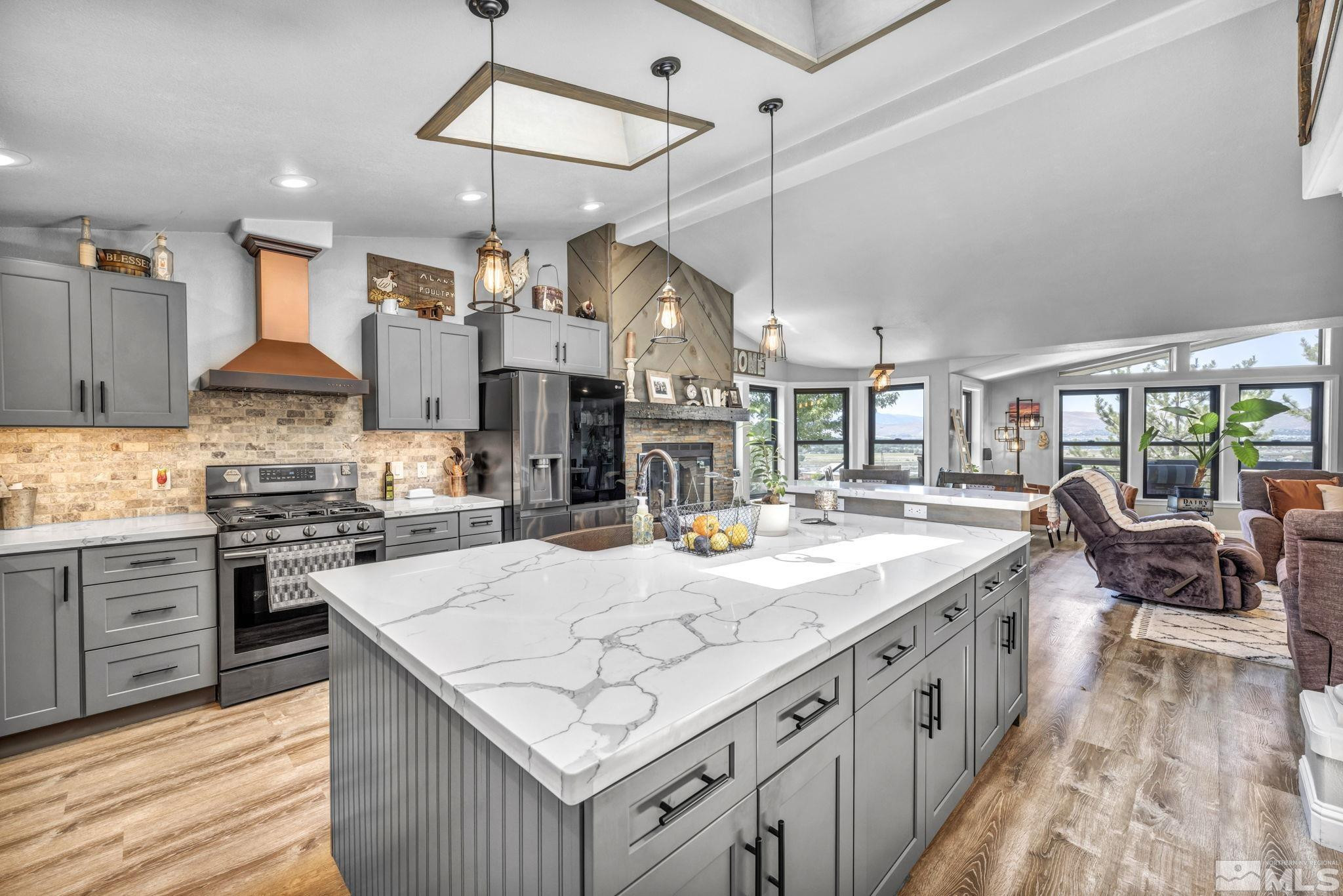 2320 Gentry Lane