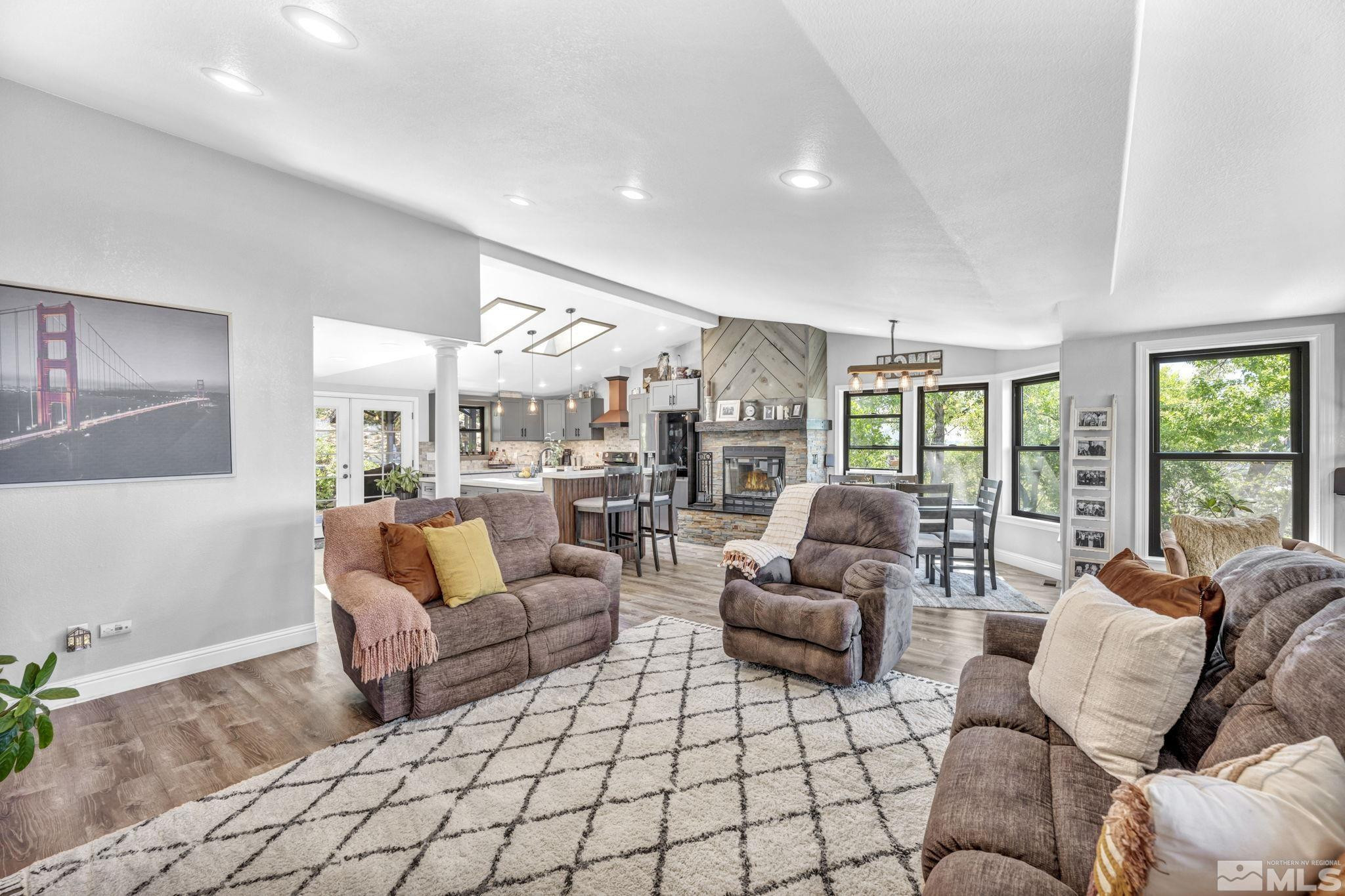 2320 Gentry Lane