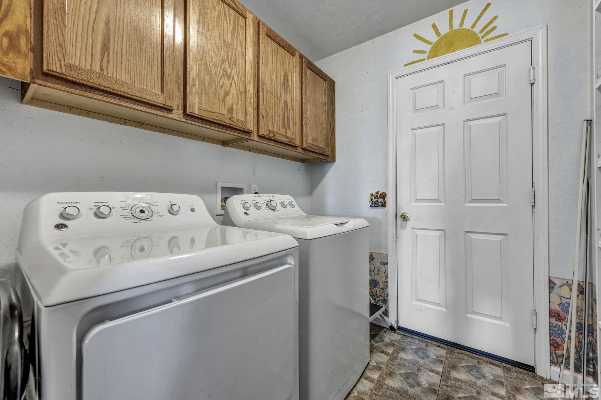 885 Valley Vista