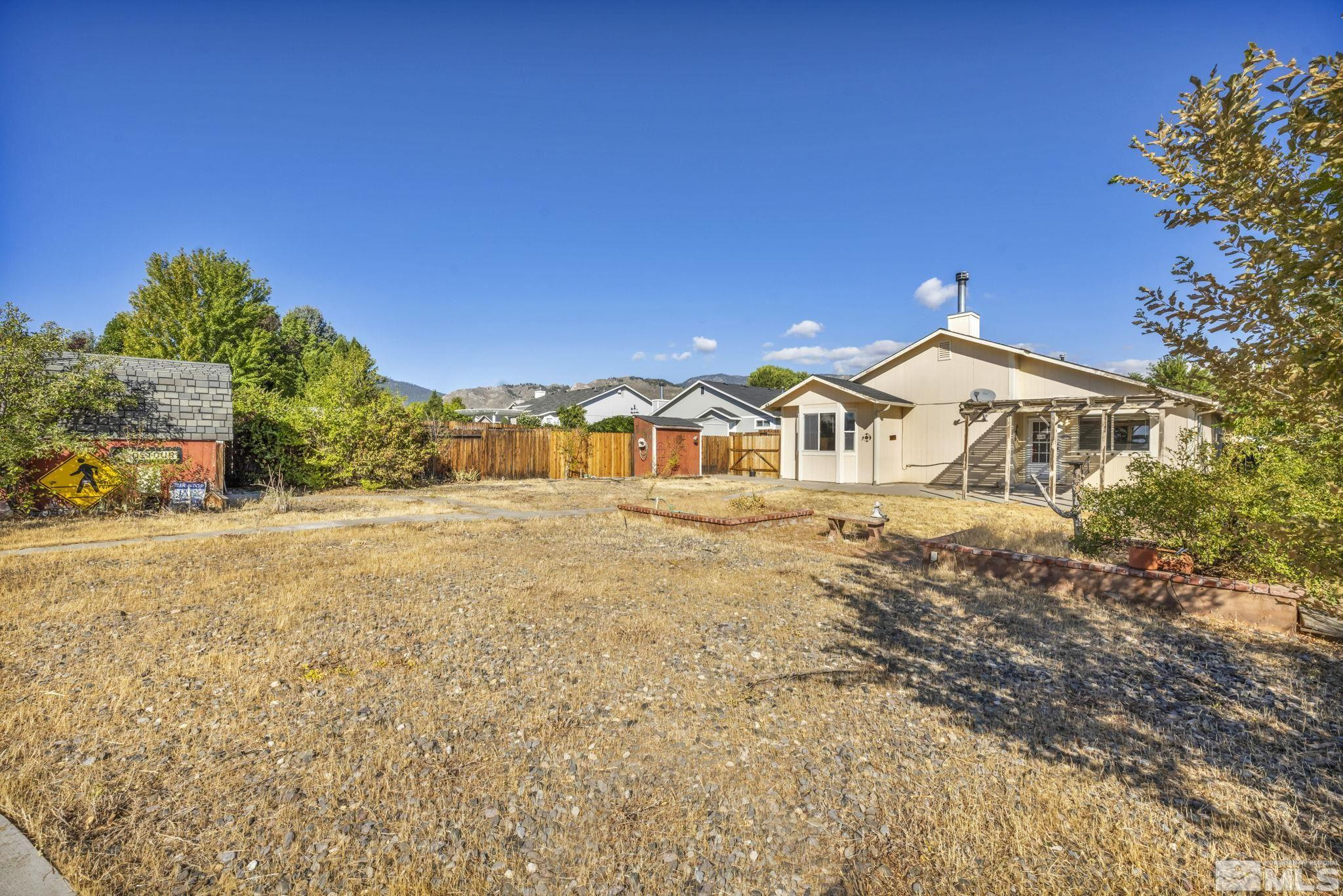 885 Valley Vista