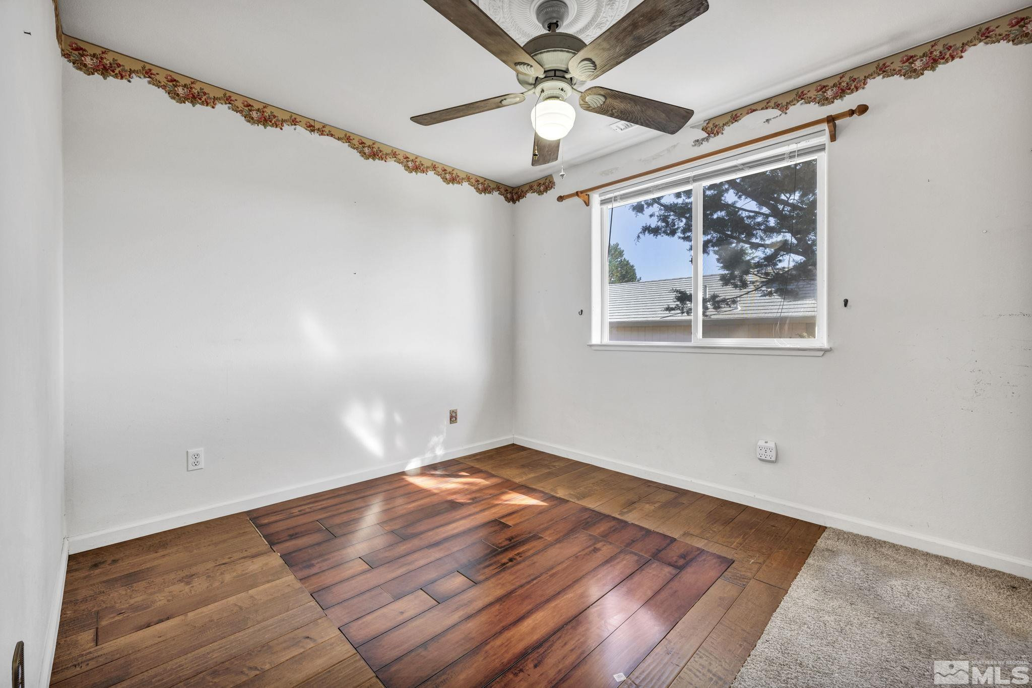 885 Valley Vista