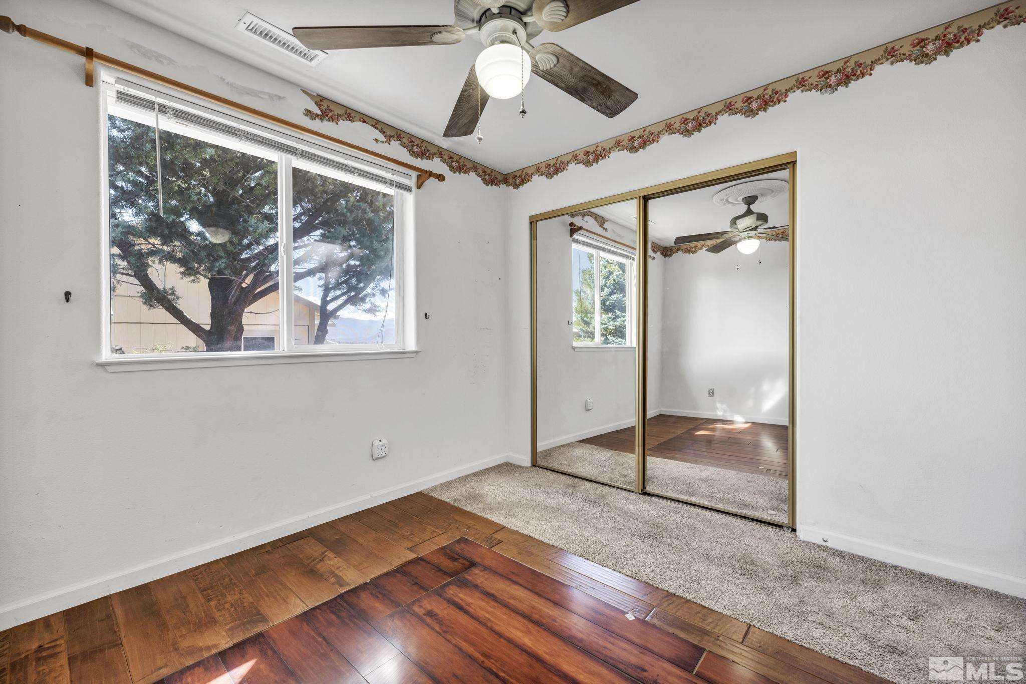 885 Valley Vista