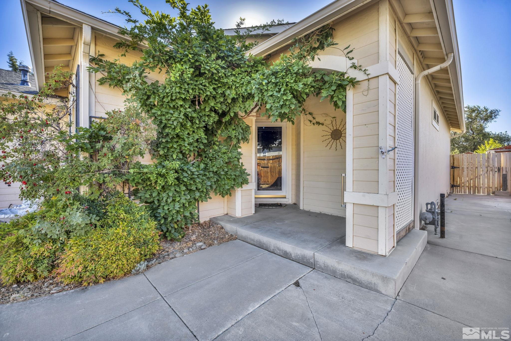 885 Valley Vista