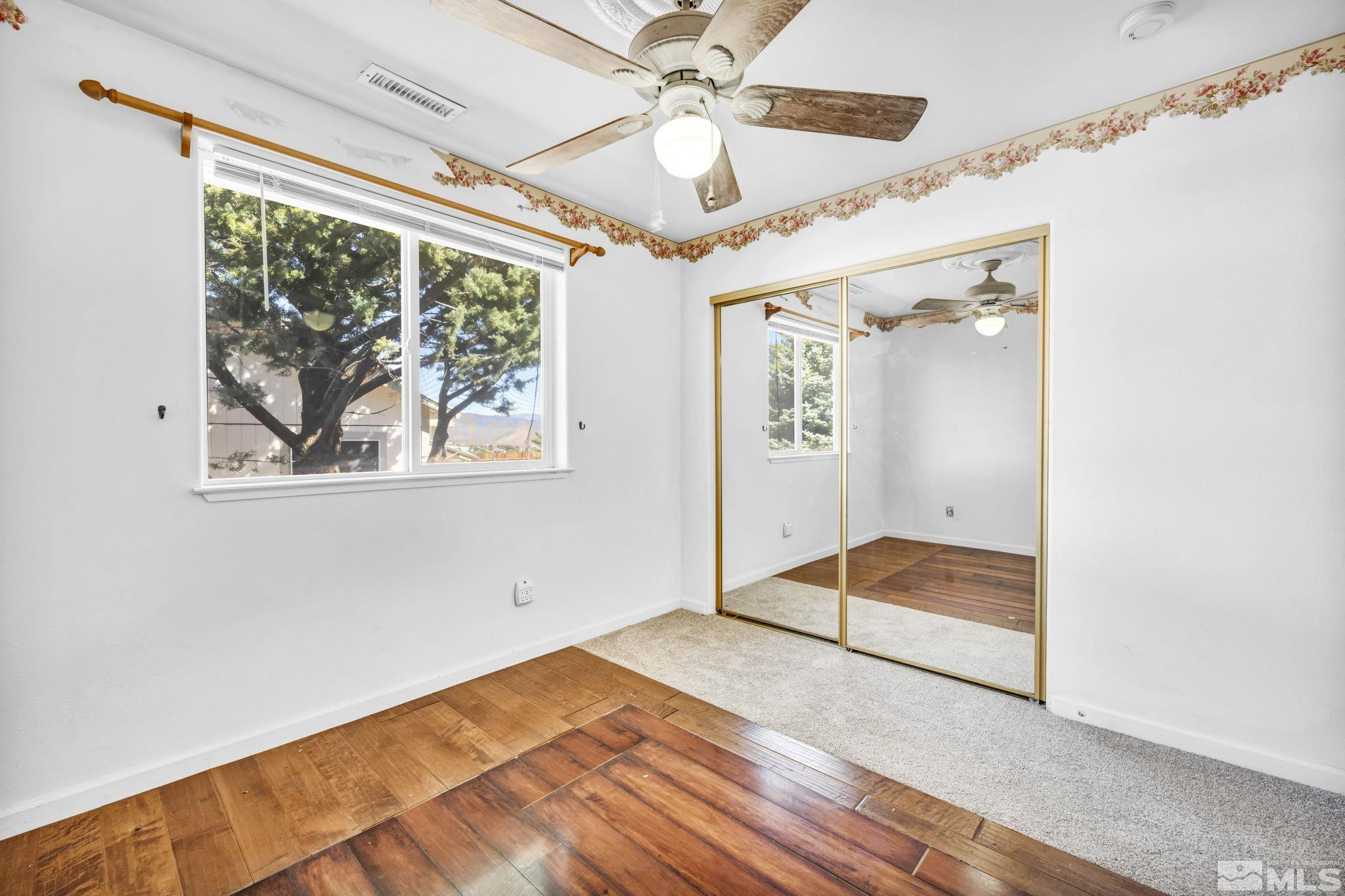 885 Valley Vista