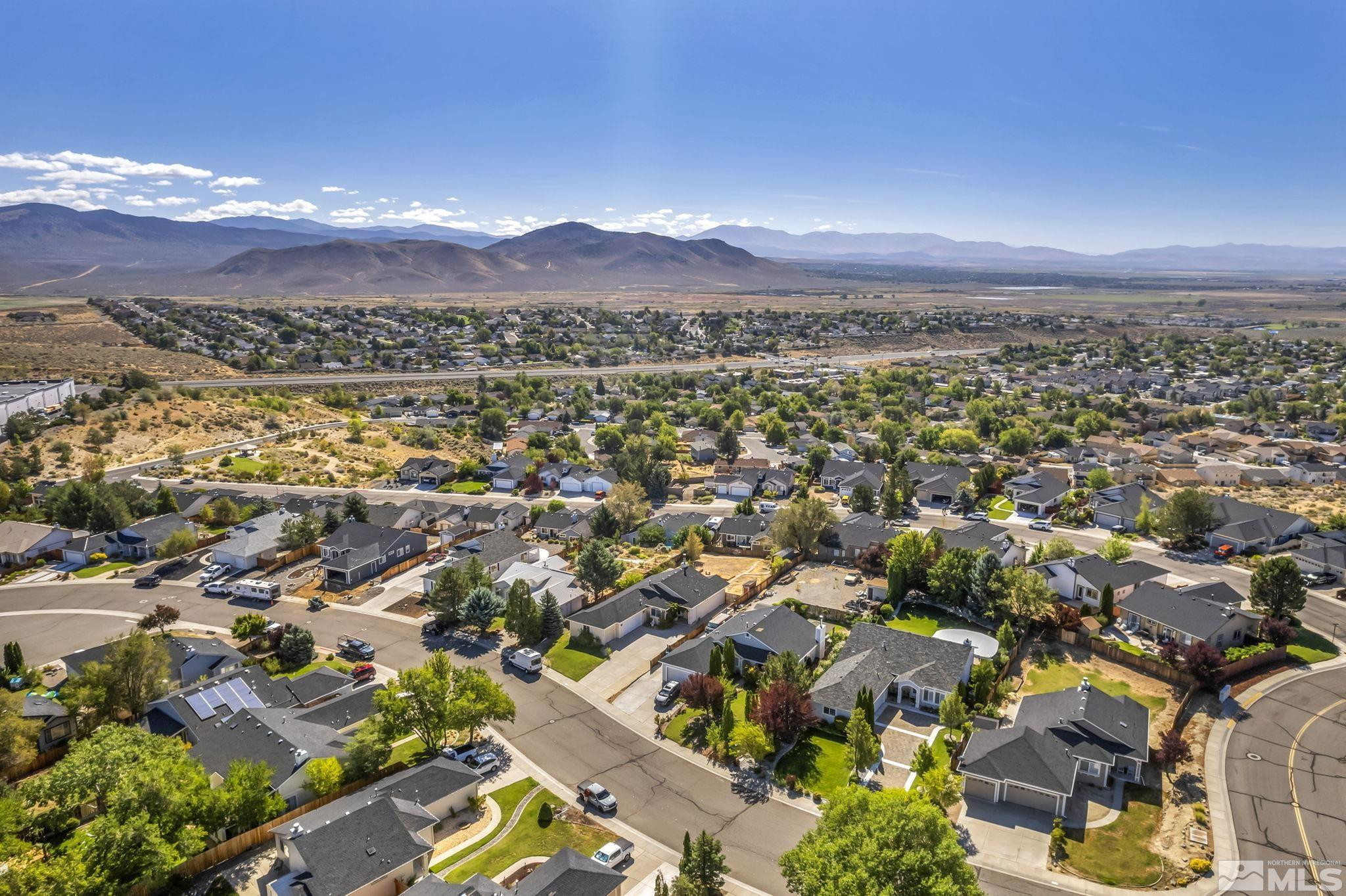 885 Valley Vista