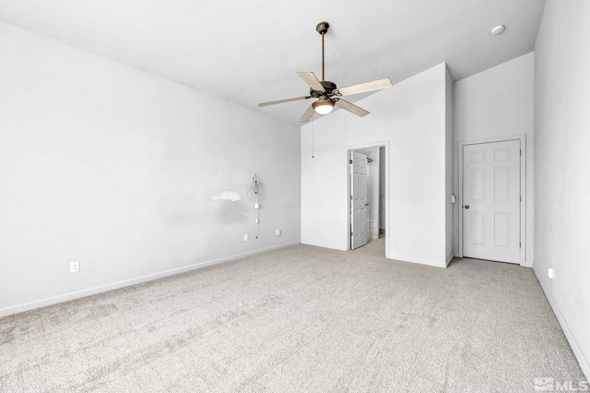 885 Valley Vista