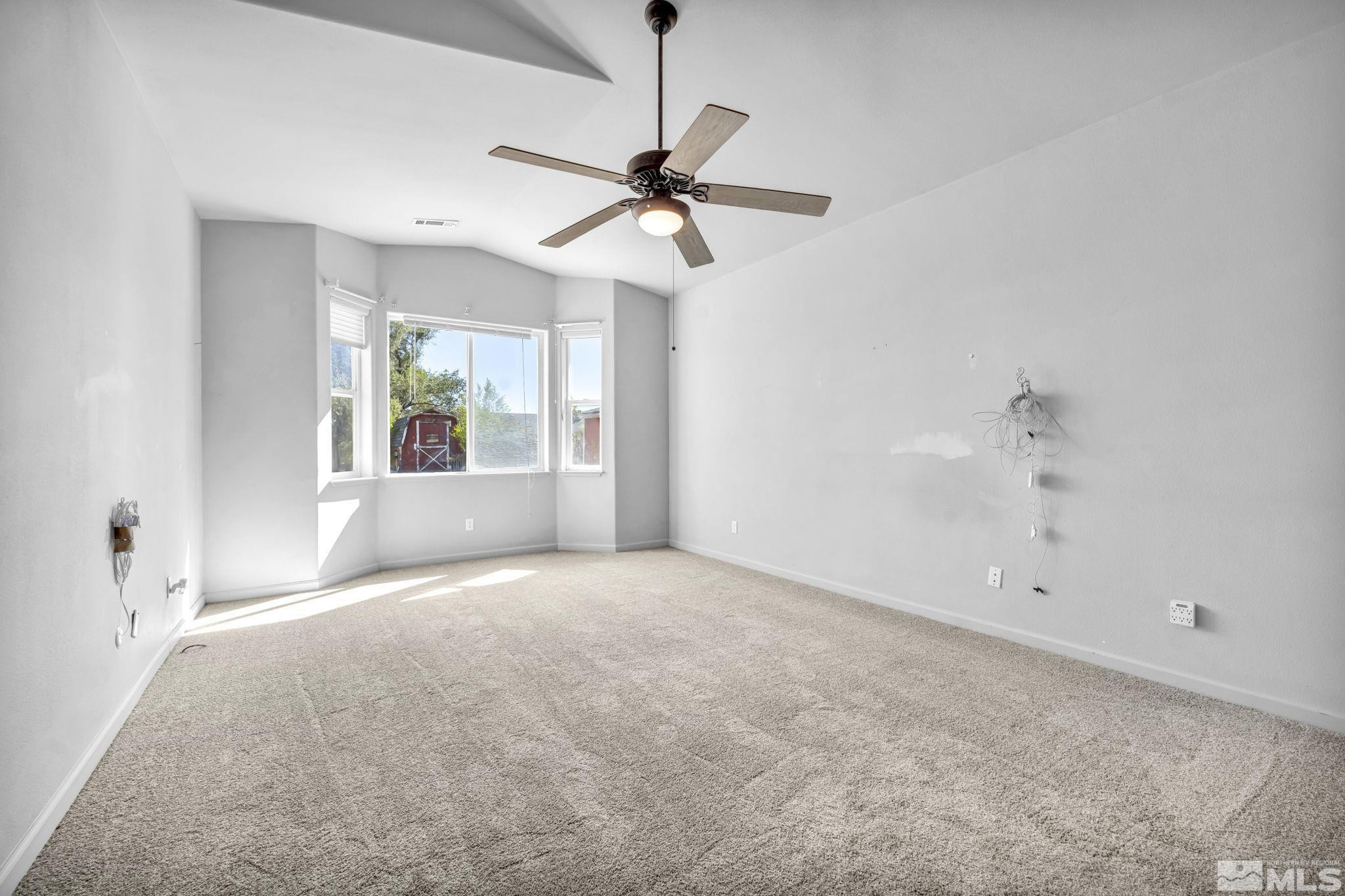 885 Valley Vista