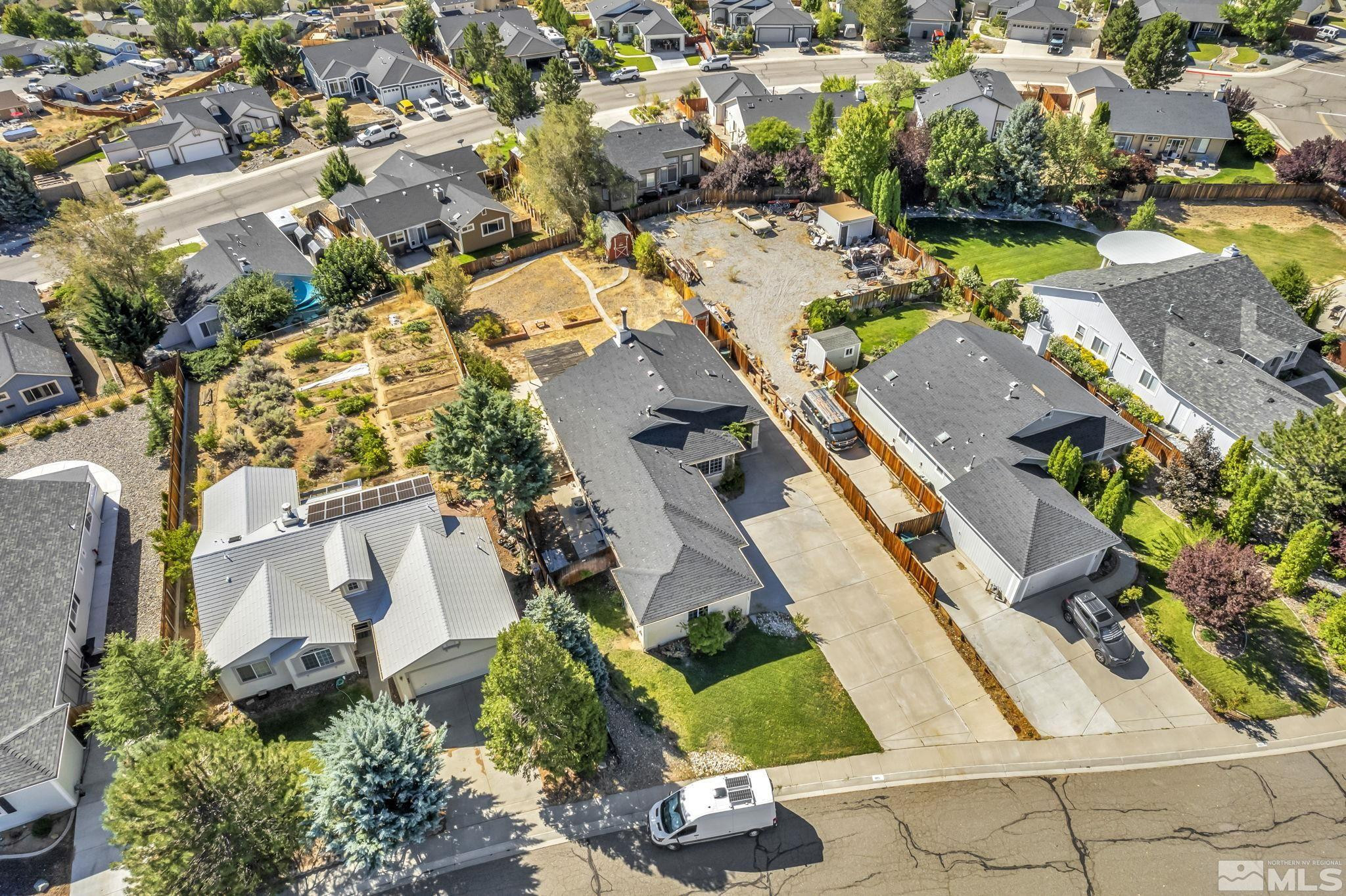 885 Valley Vista