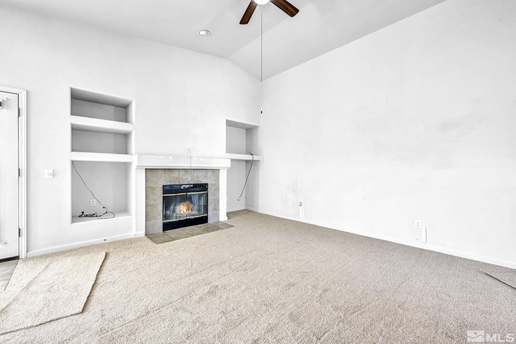 885 Valley Vista