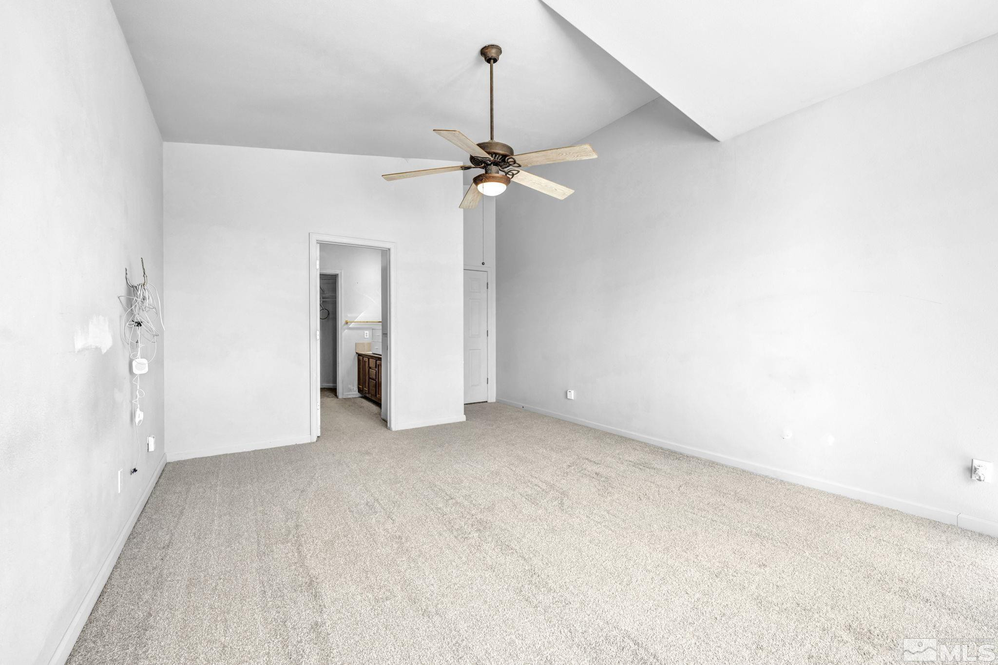 885 Valley Vista
