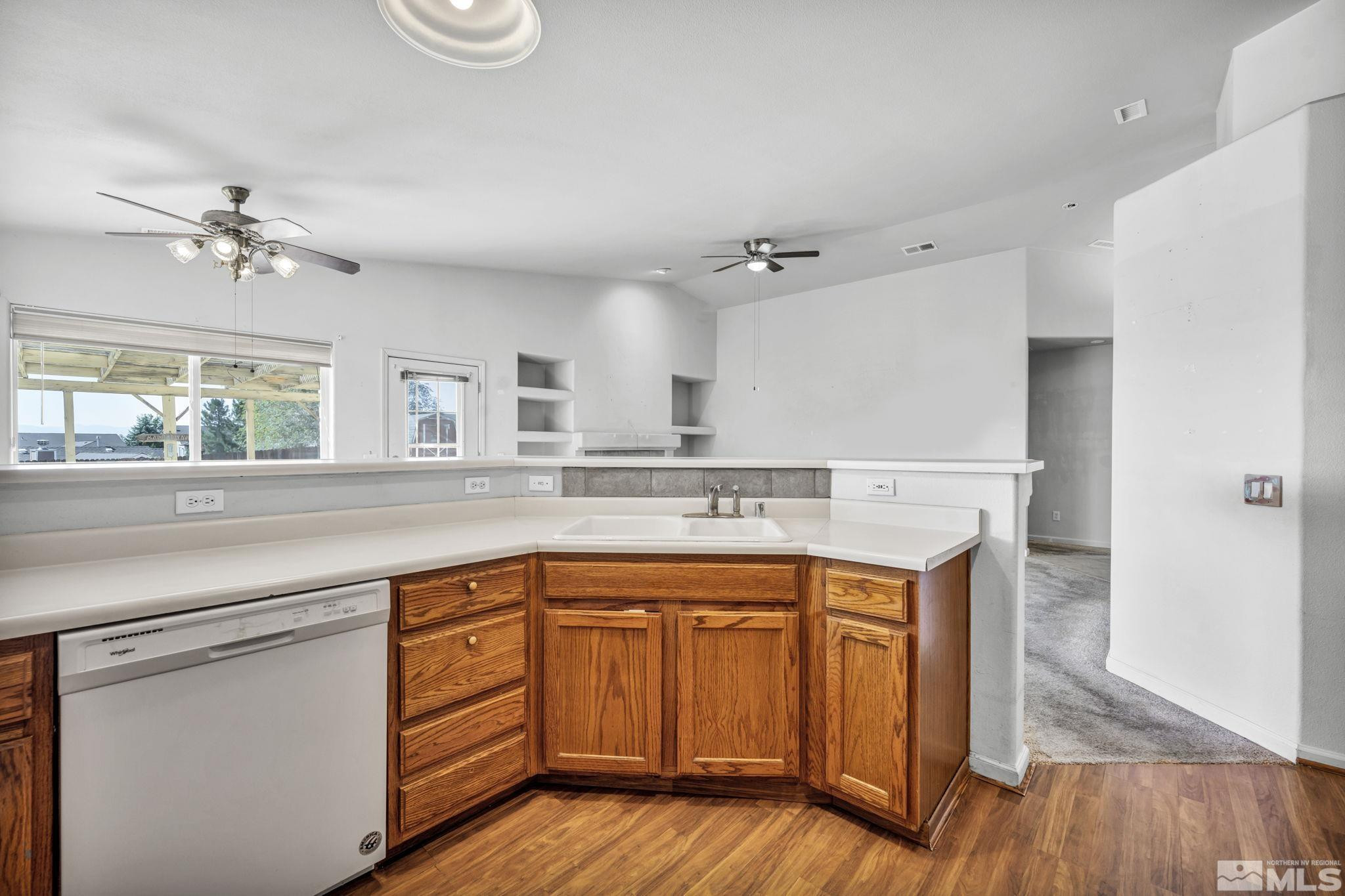 885 Valley Vista