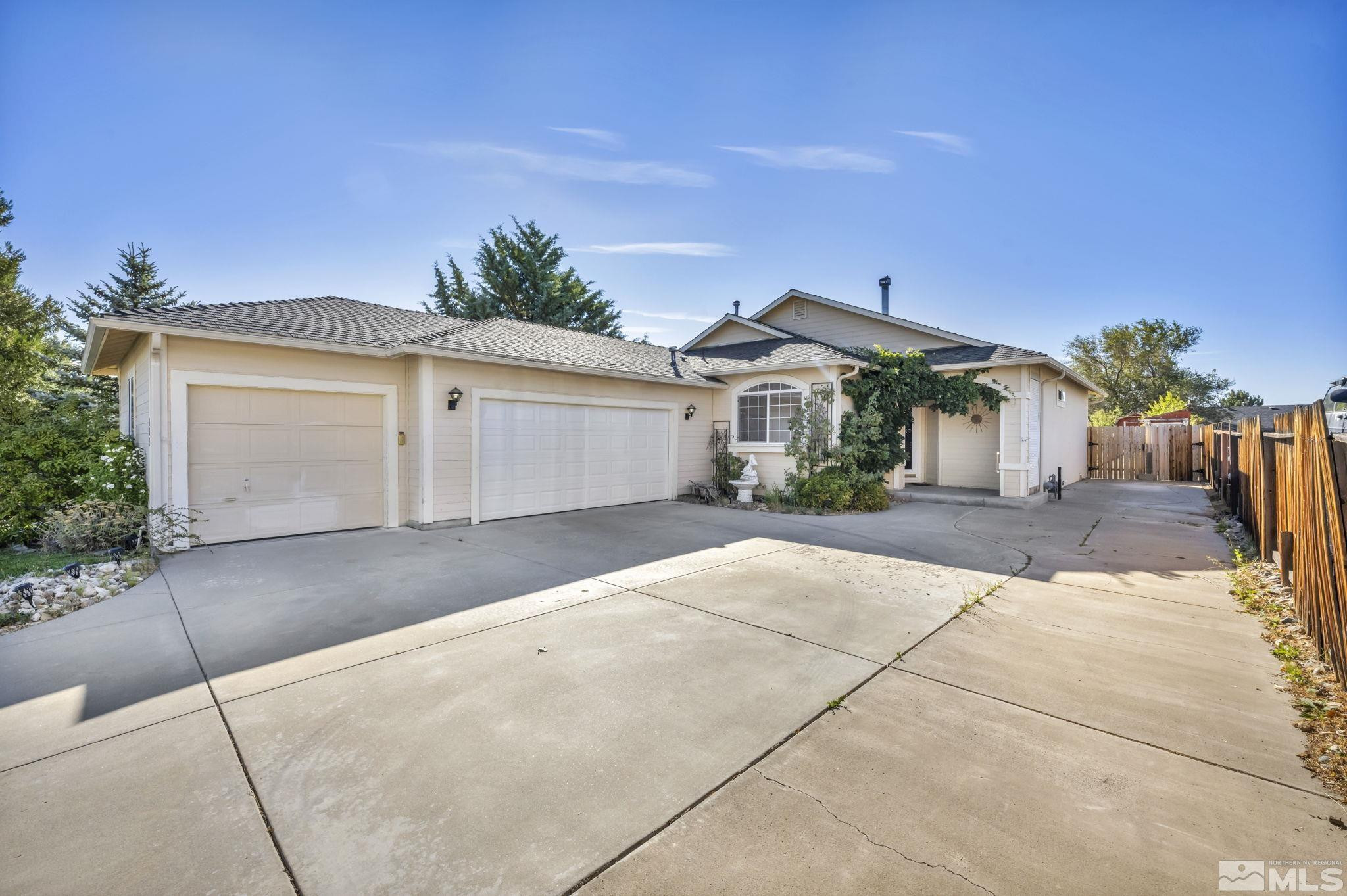 885 Valley Vista