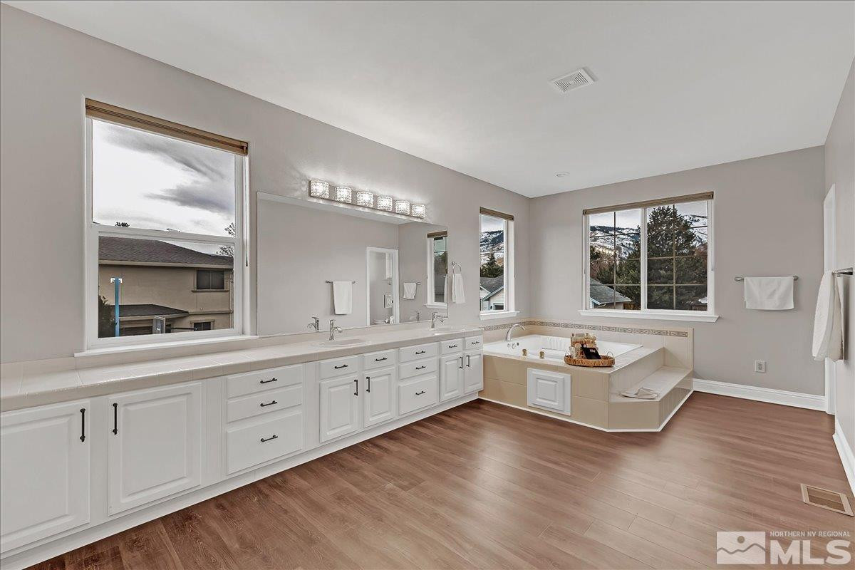 2253 Snowflake Drive