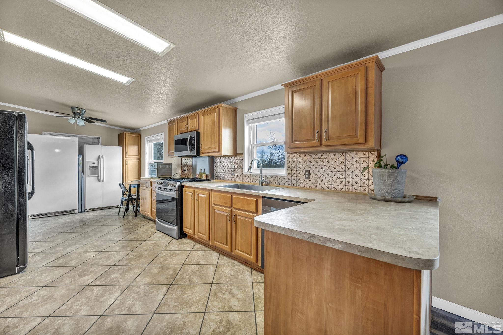 1125 W 7th Street