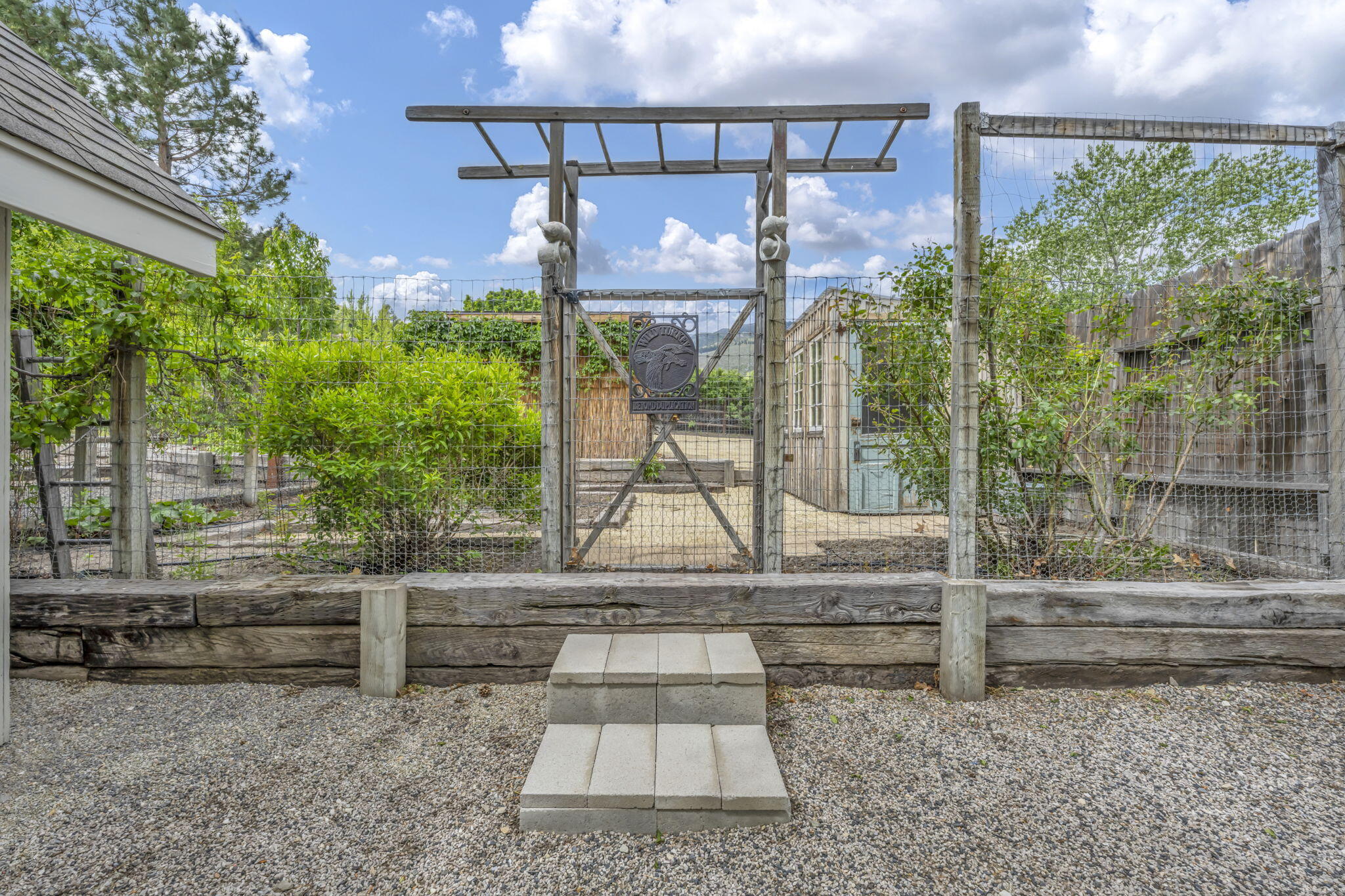 3150 Kings Canyon Road