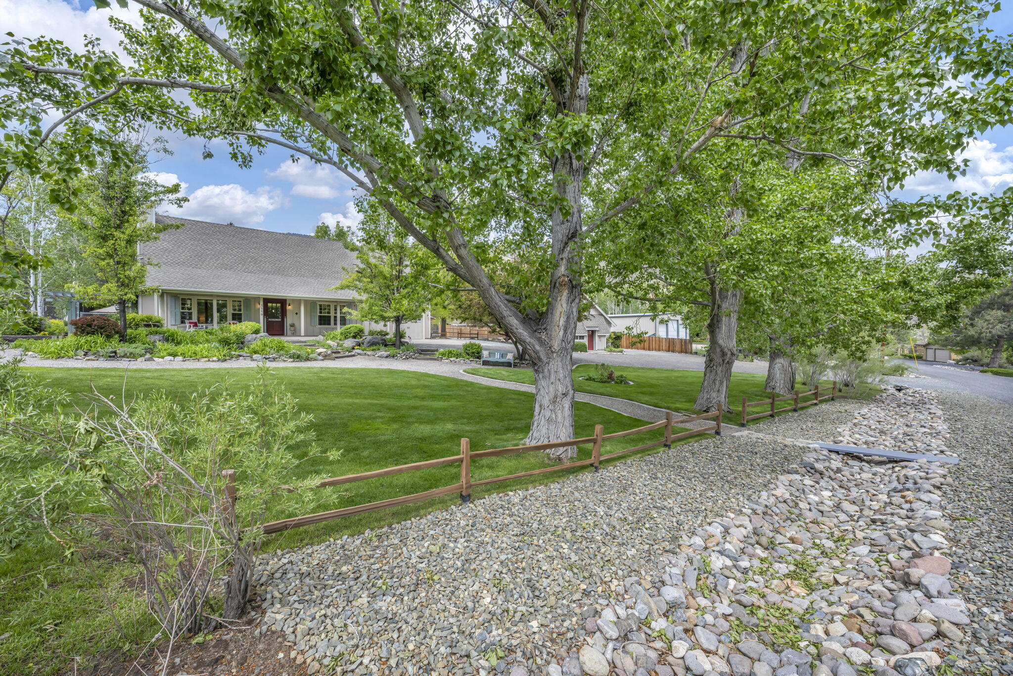 3150 Kings Canyon Road