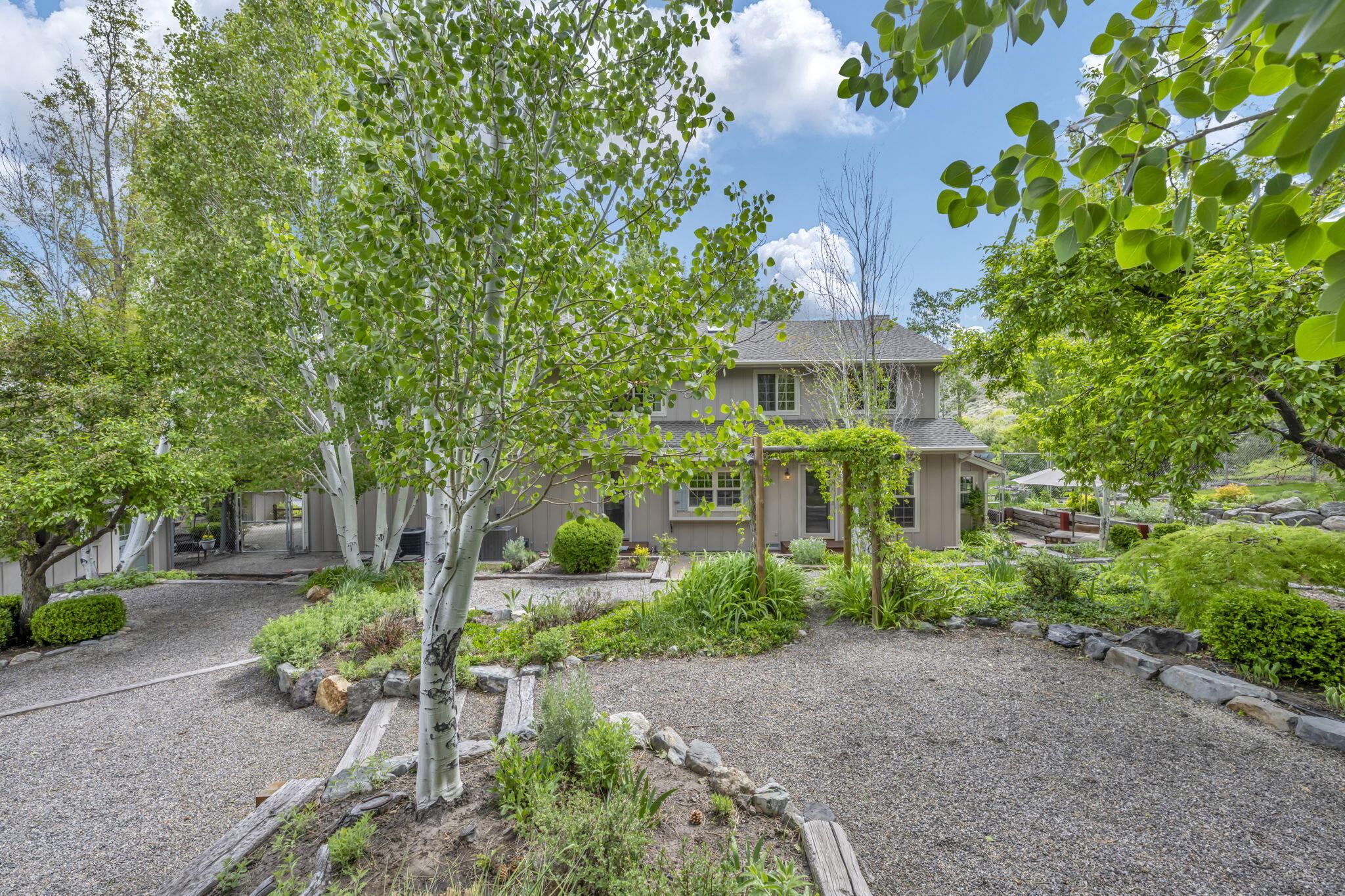 3150 Kings Canyon Road