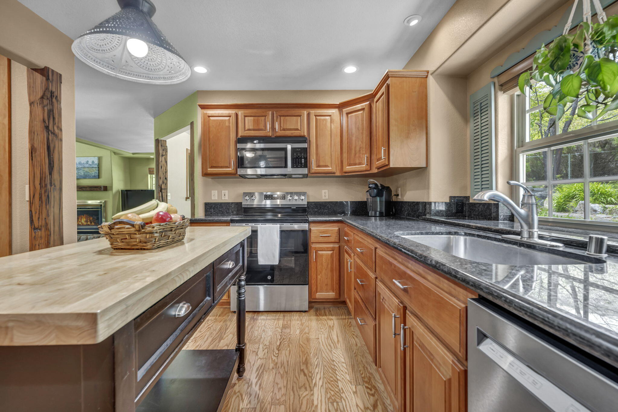 3150 Kings Canyon Road