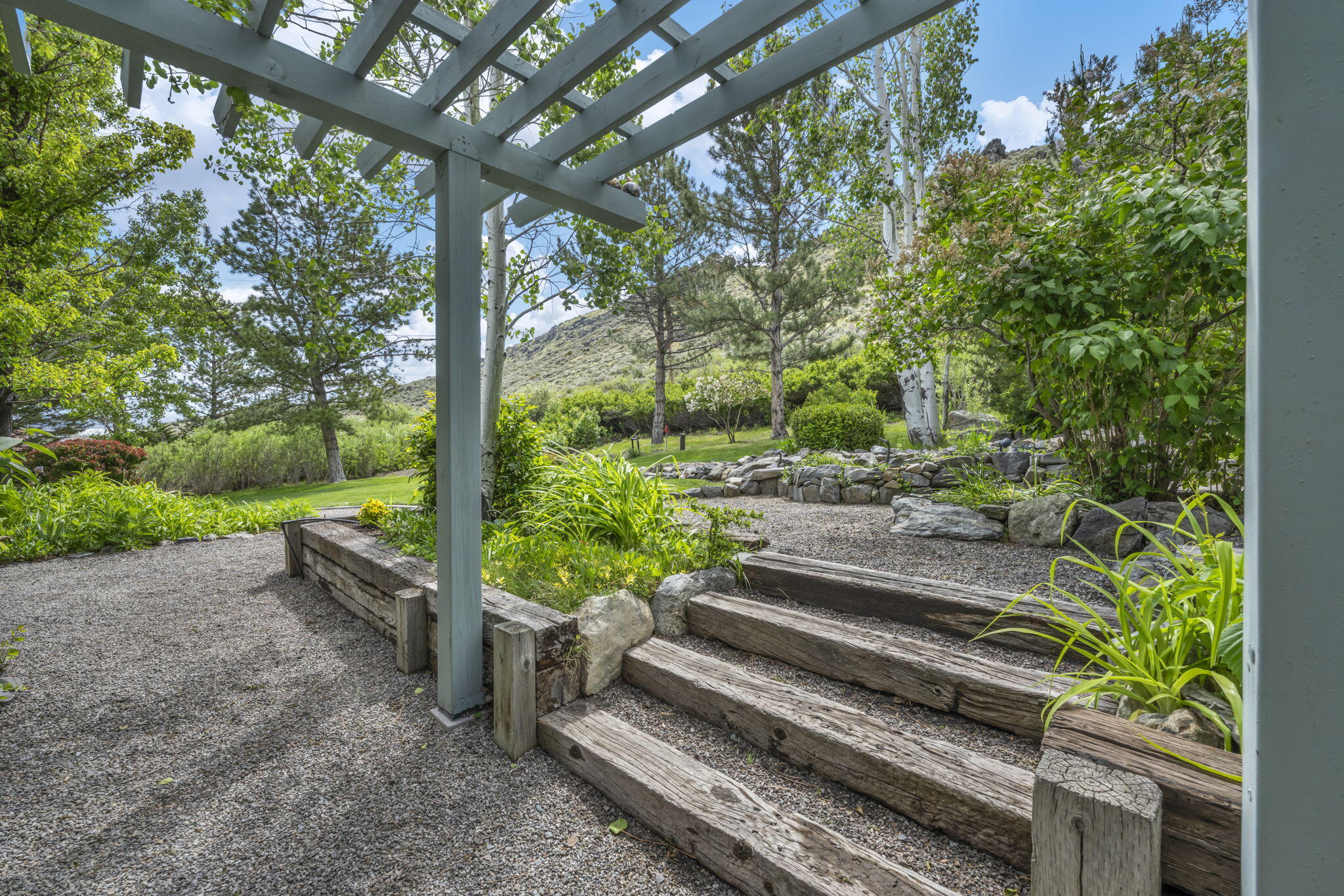 3150 Kings Canyon Road