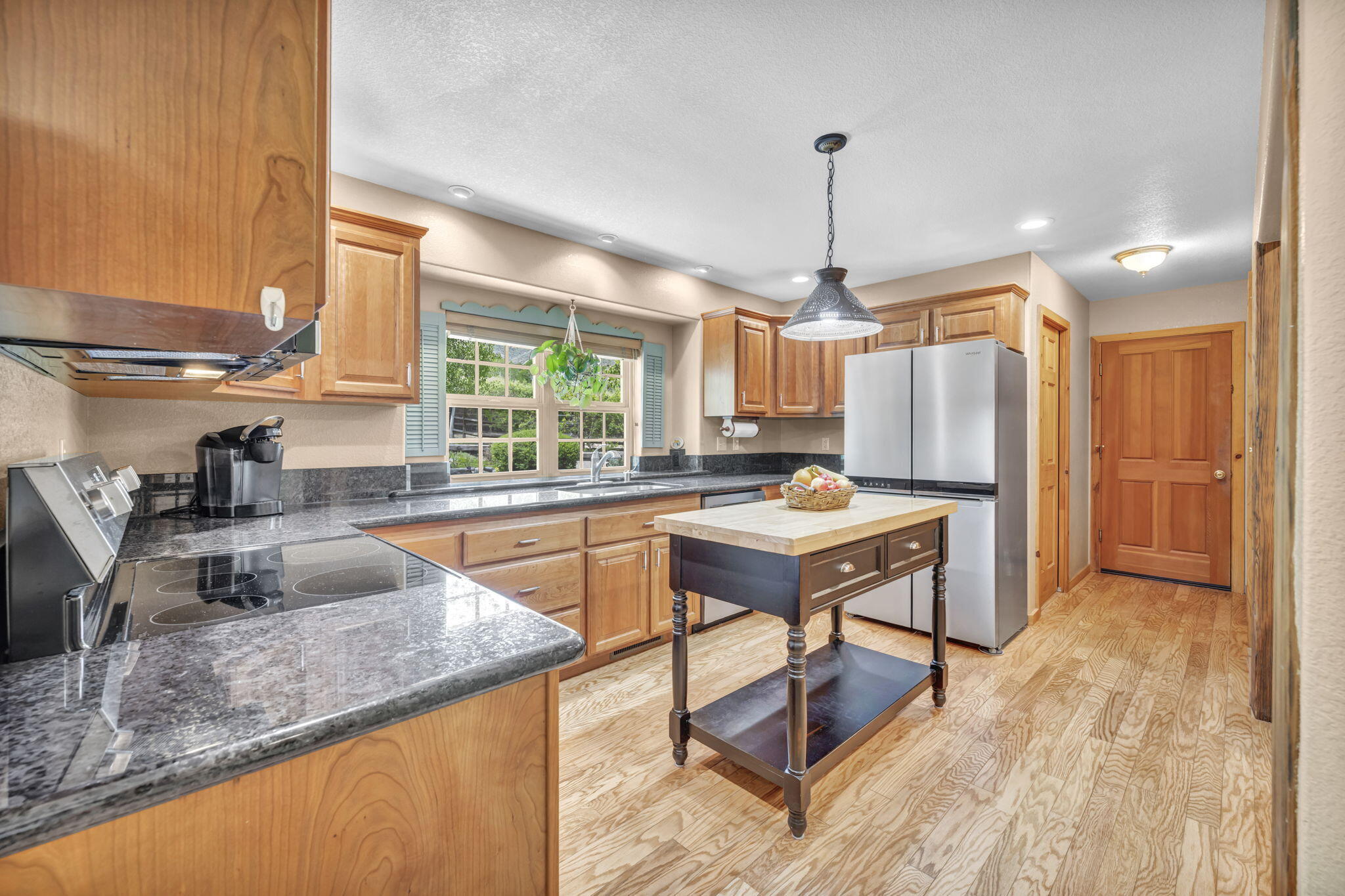 3150 Kings Canyon Road