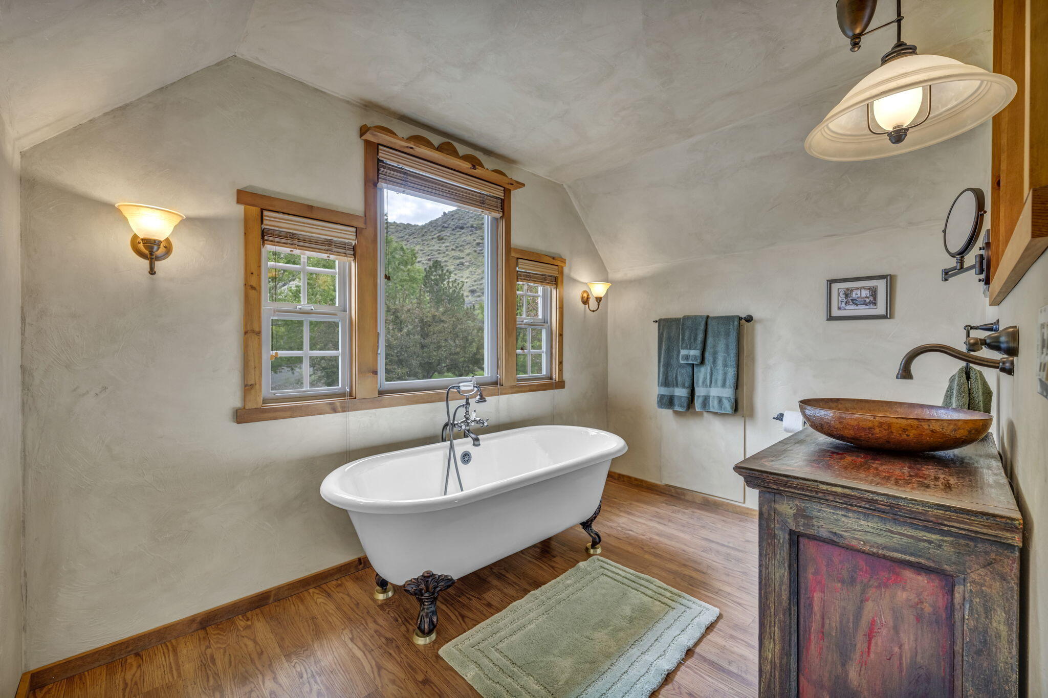 3150 Kings Canyon Road