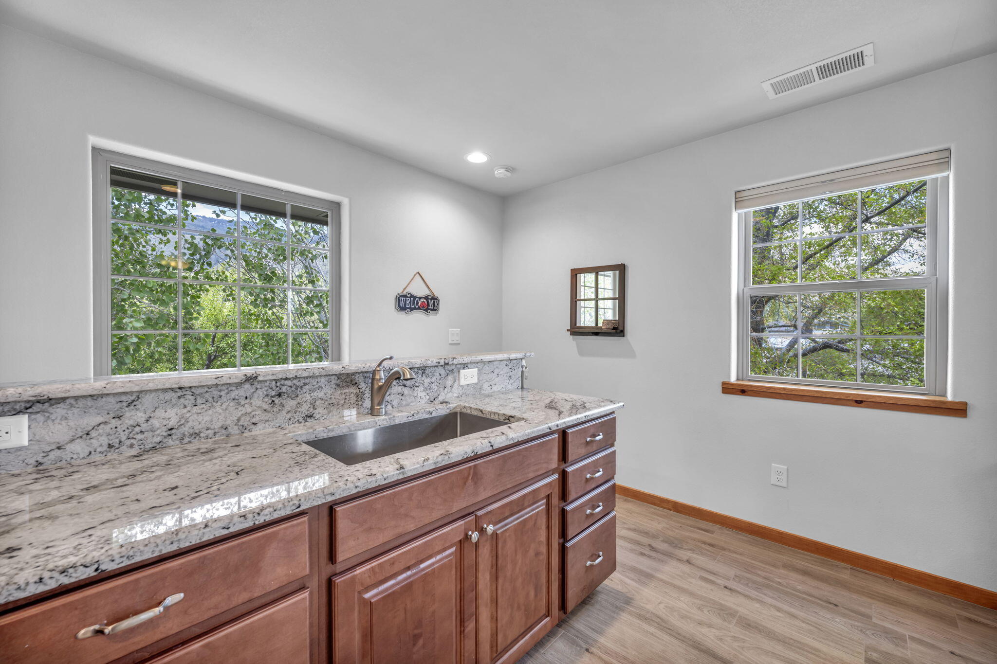 3150 Kings Canyon Road