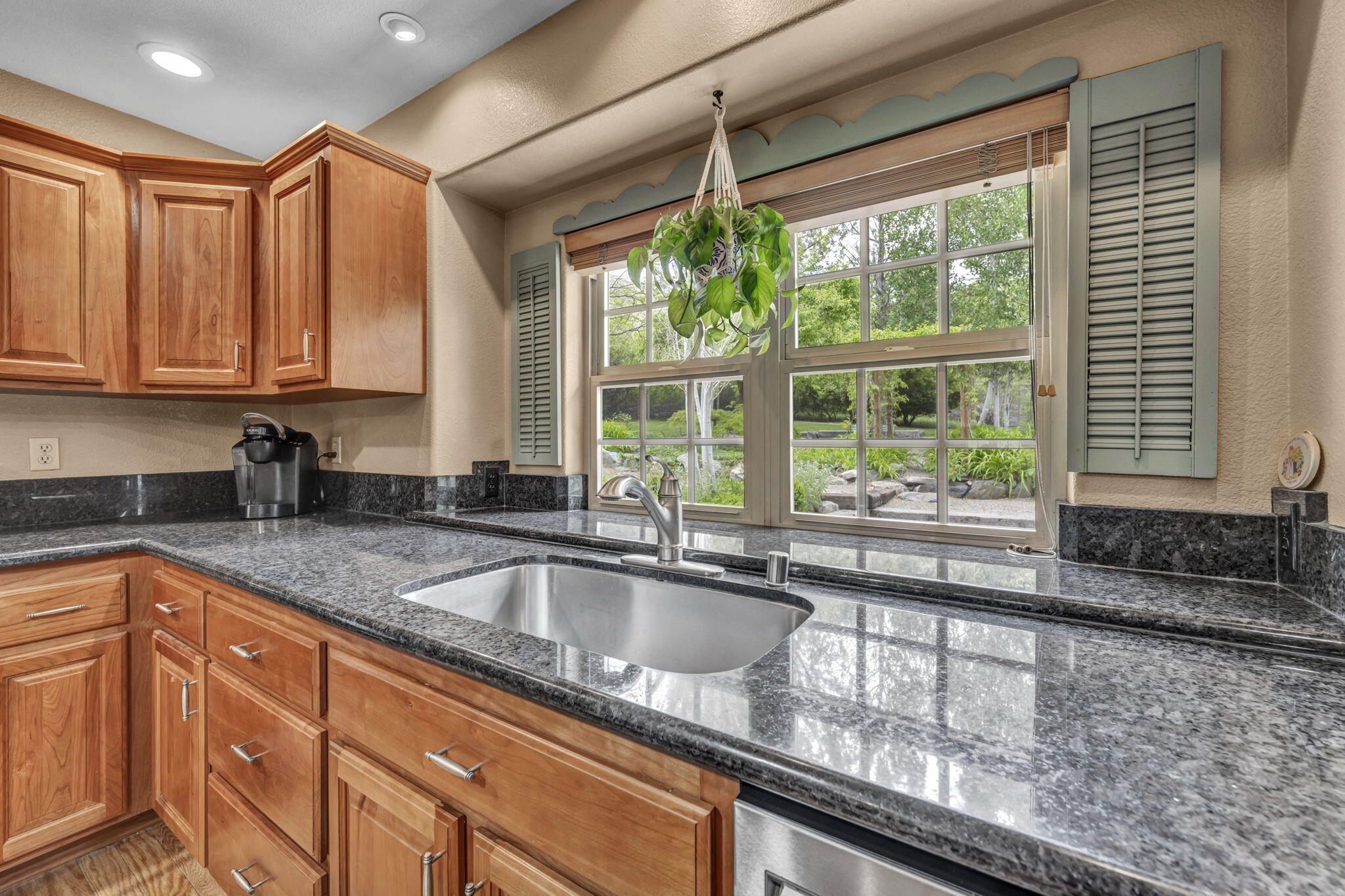 3150 Kings Canyon Road