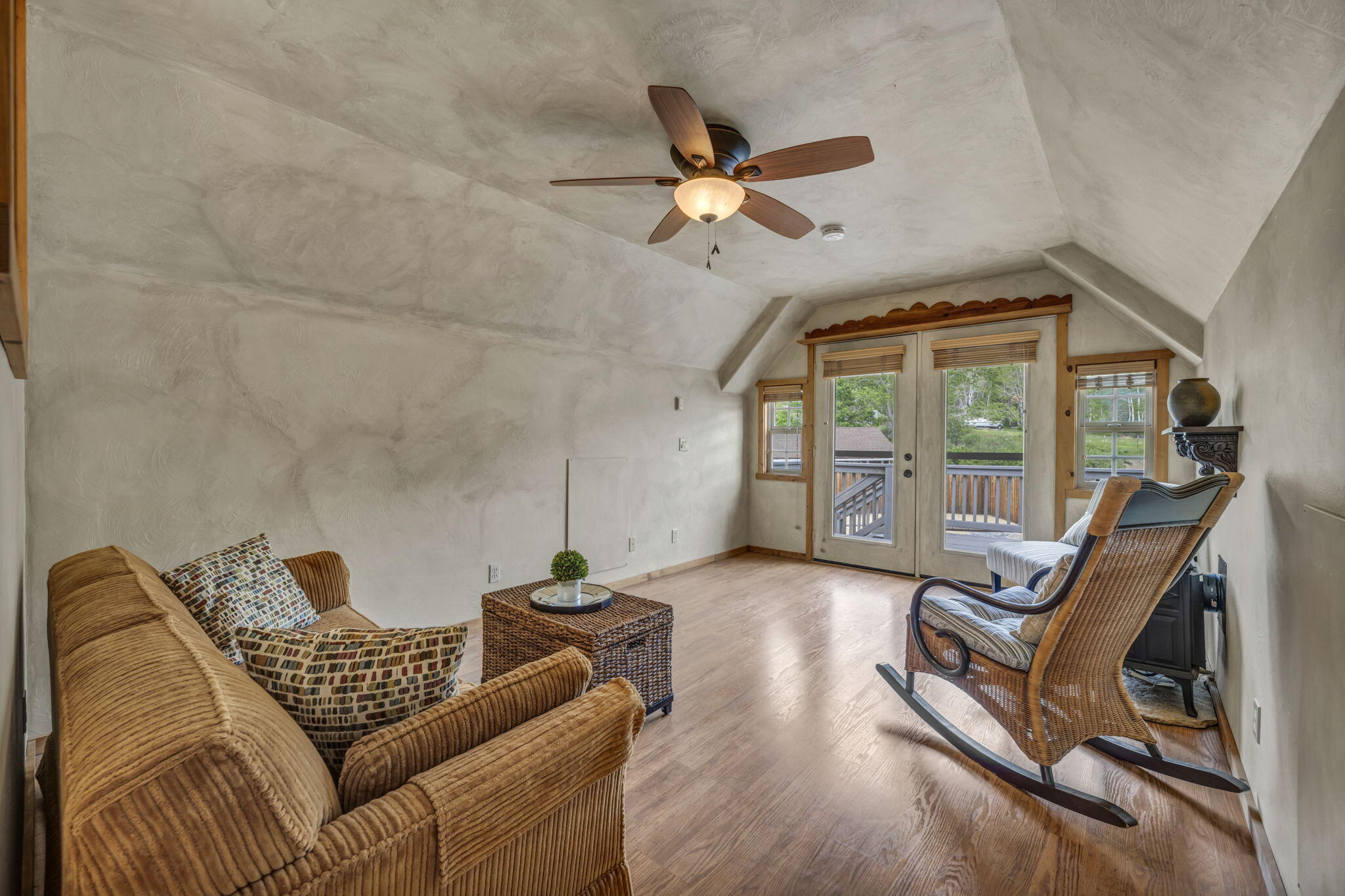 3150 Kings Canyon Road