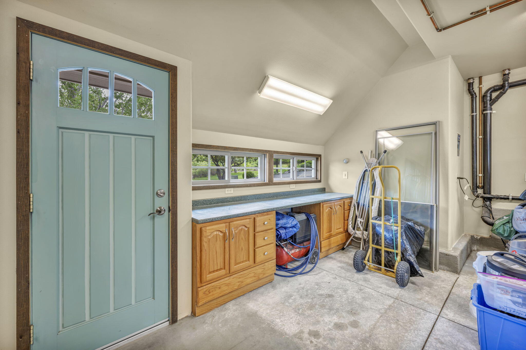 3150 Kings Canyon Road