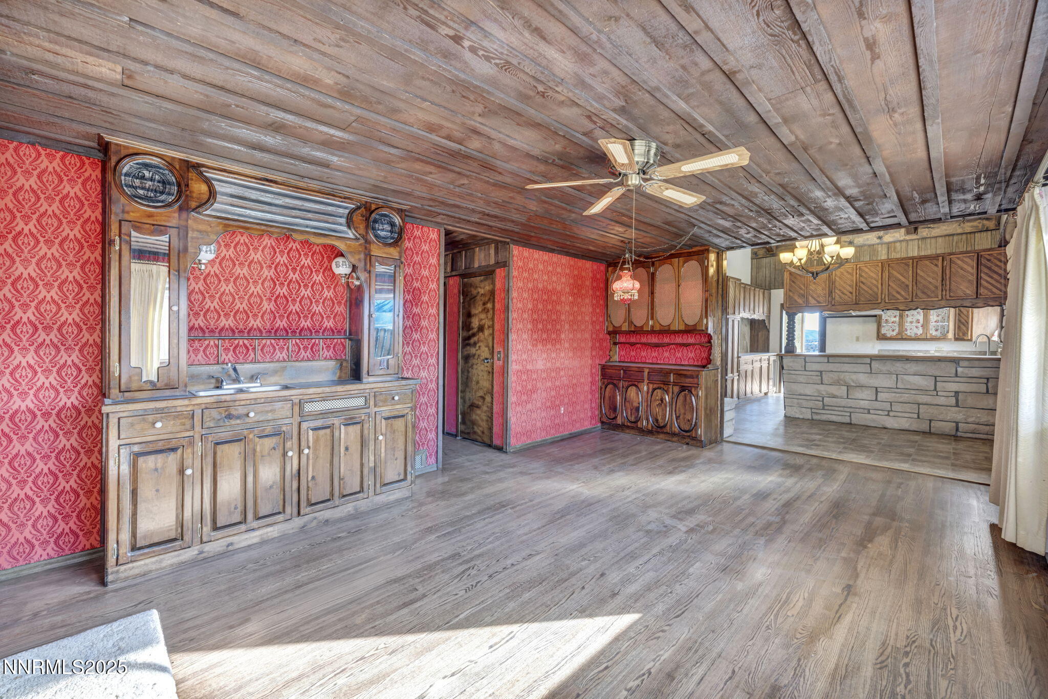 610 E Bonanza Drive