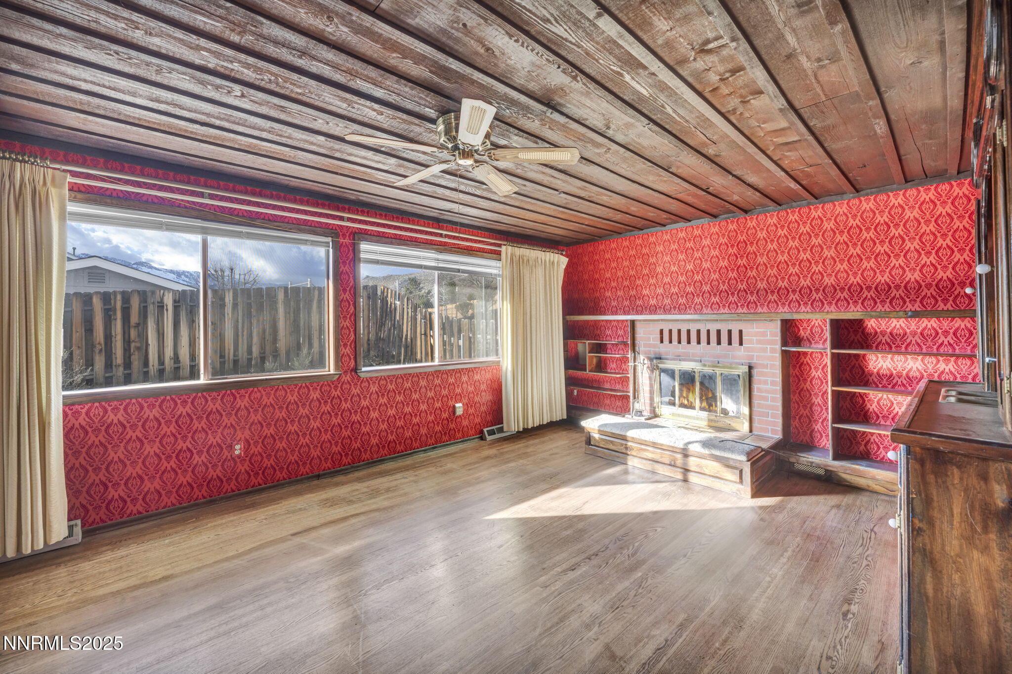 610 E Bonanza Drive