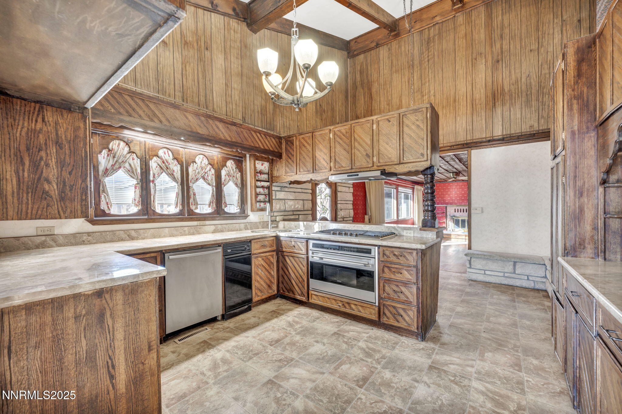 610 E Bonanza Drive