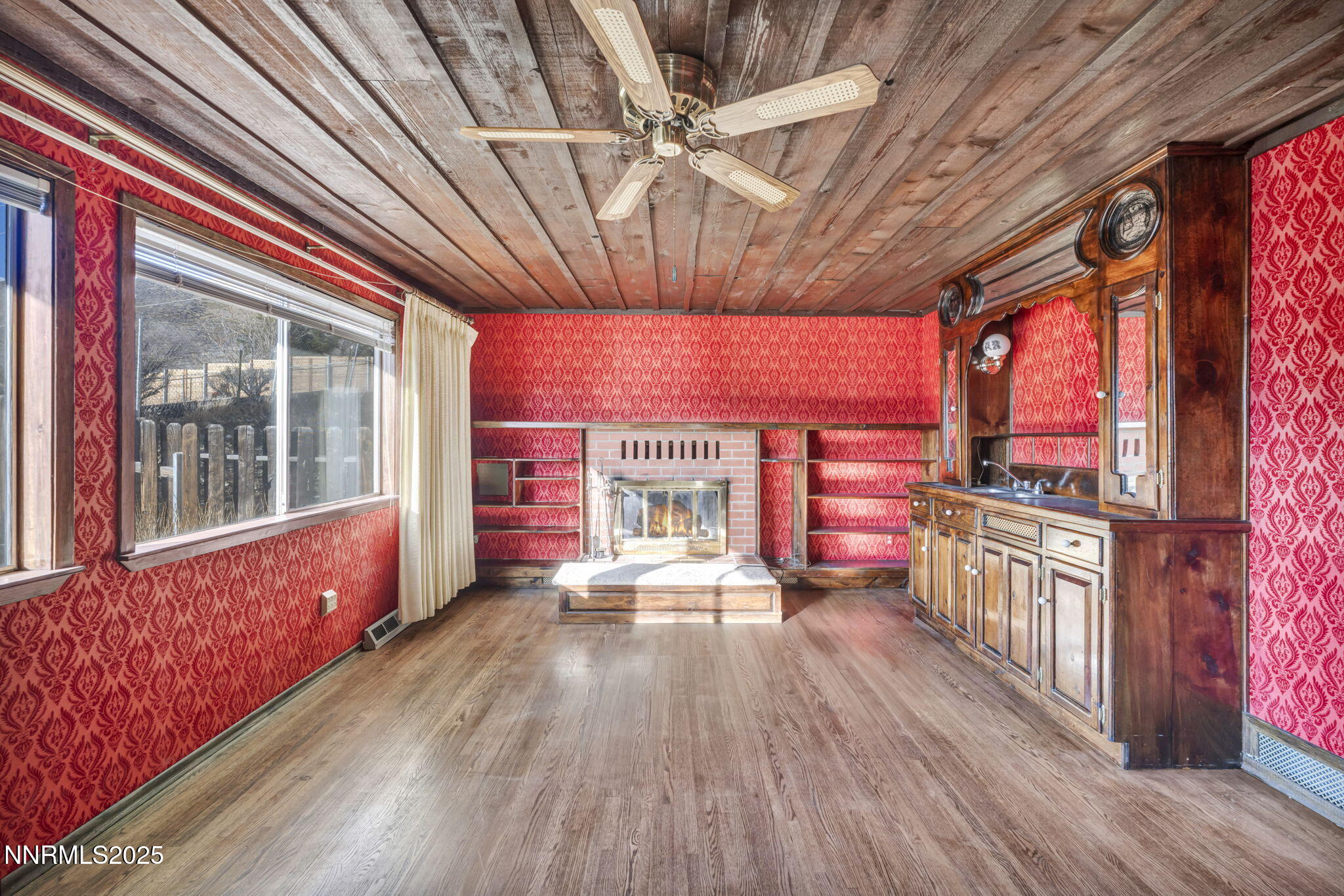 610 E Bonanza Drive