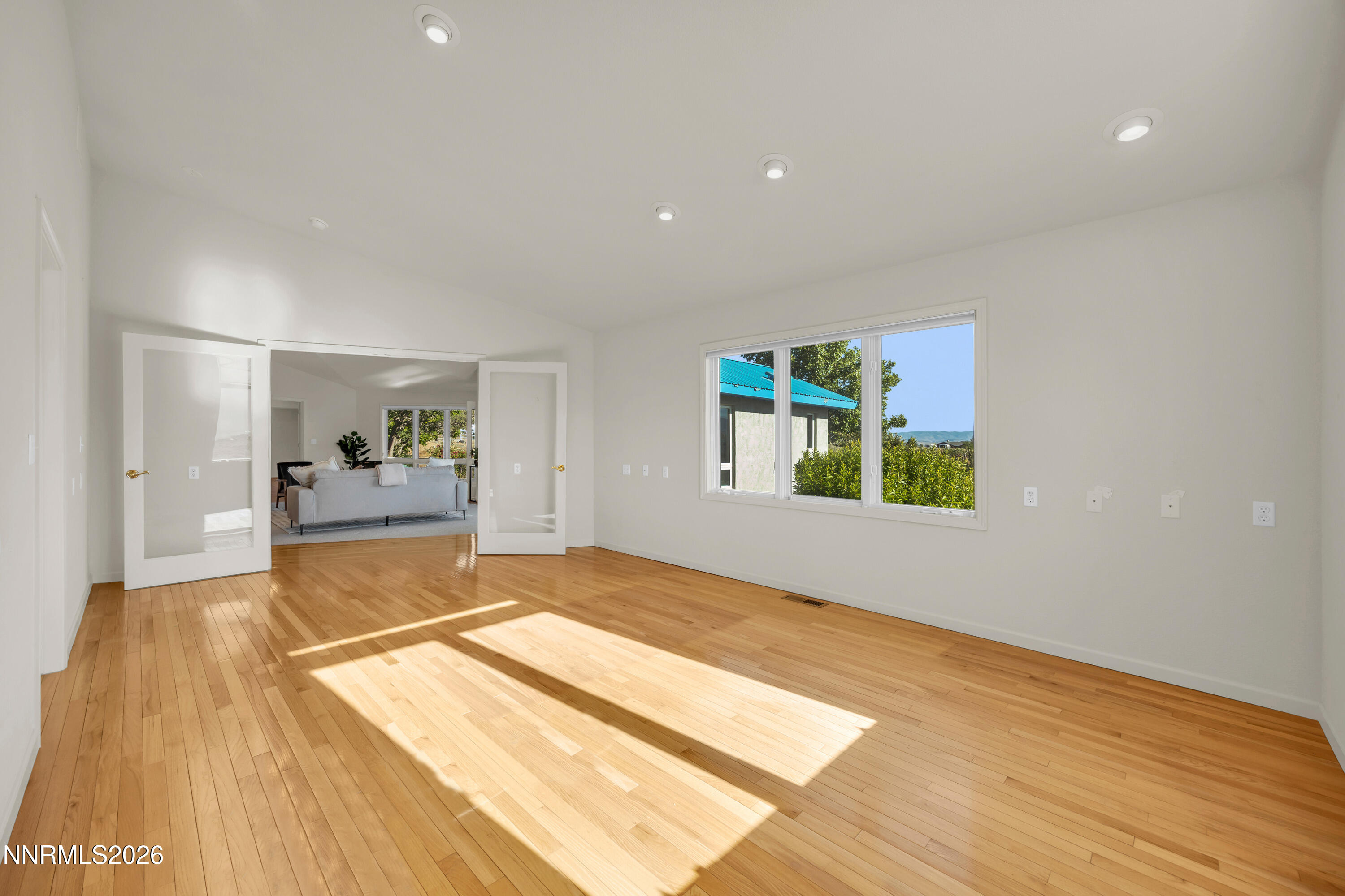 2493 E Valley Road