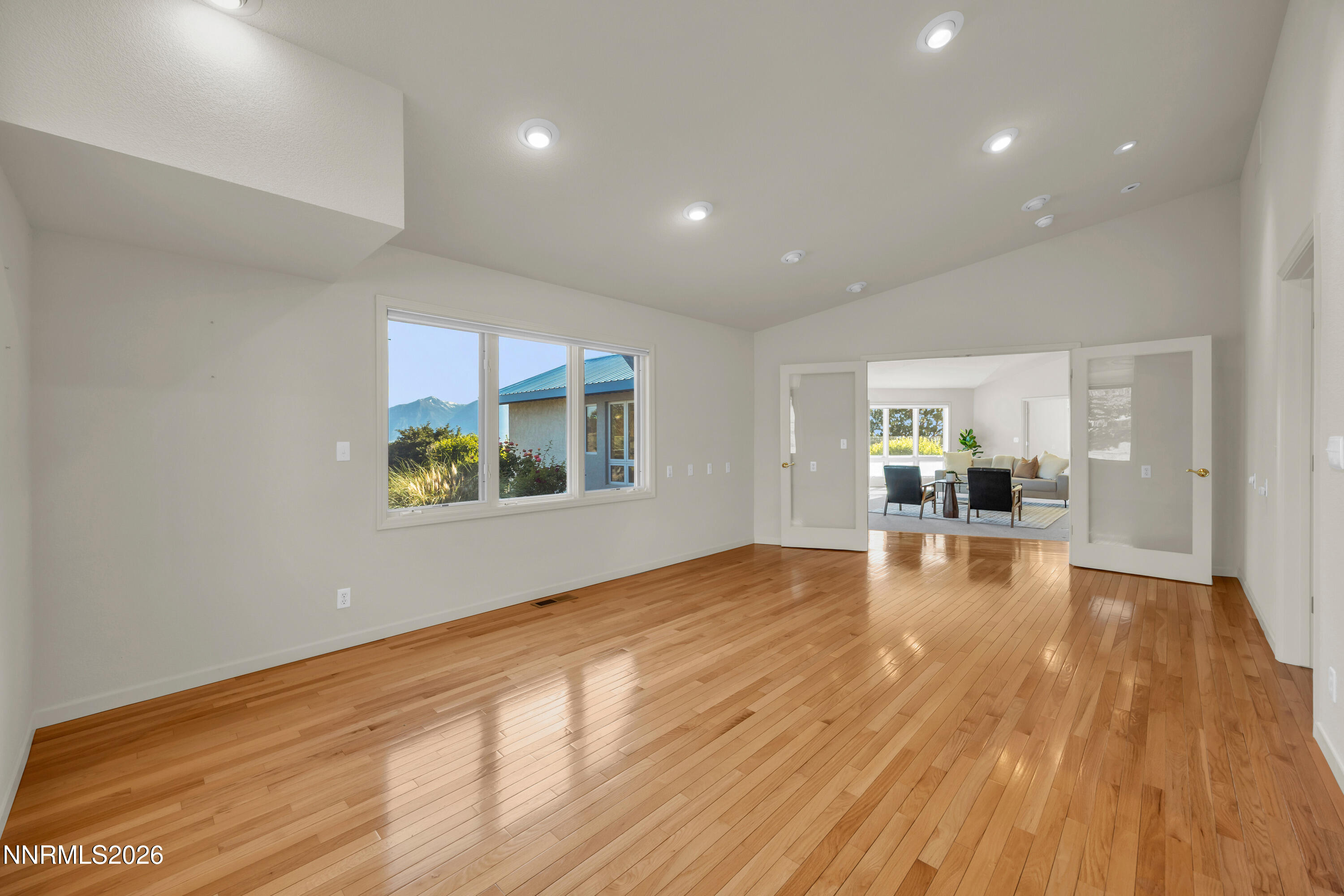 2493 E Valley Road