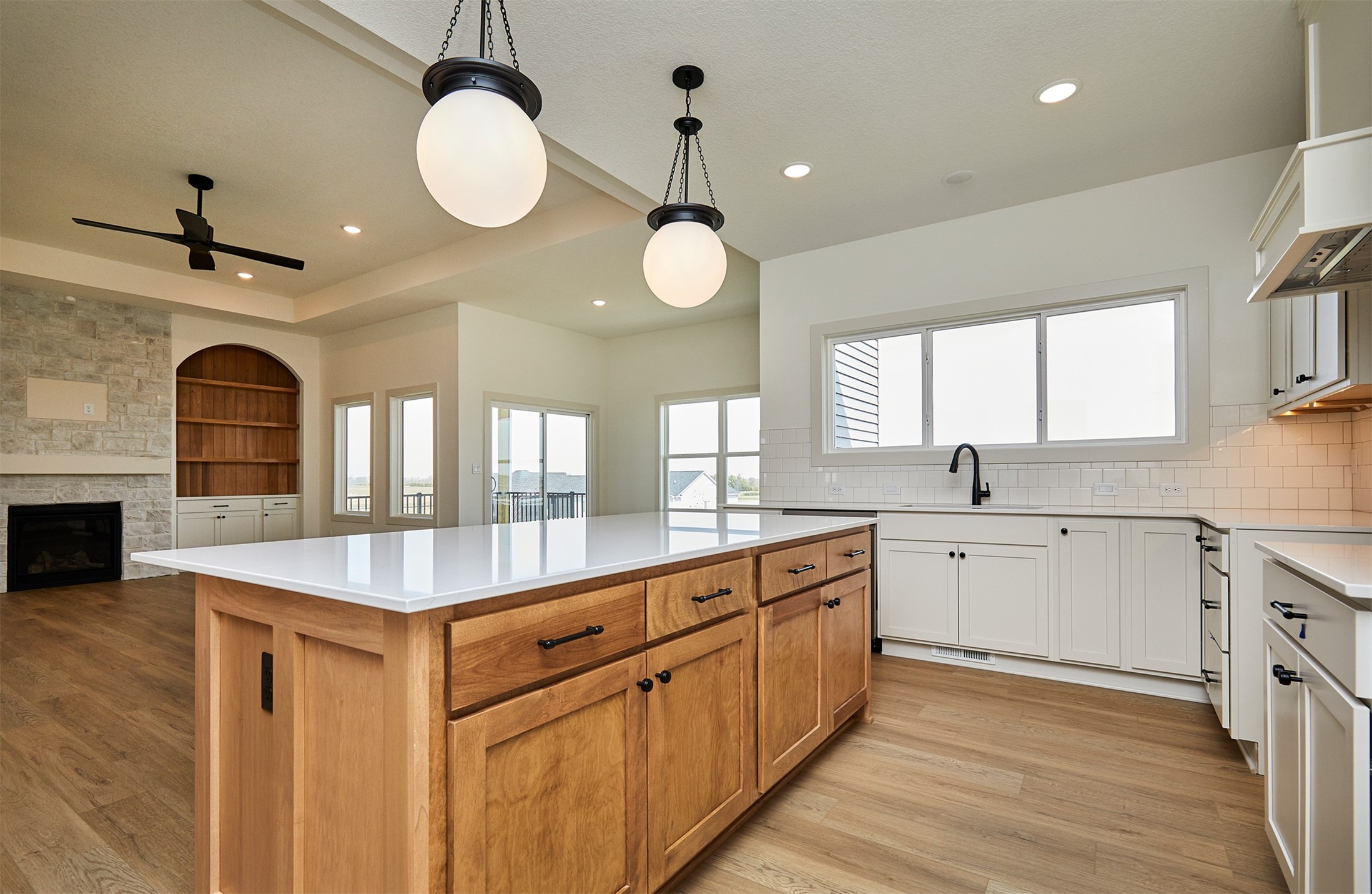 528 W Centennial Drive