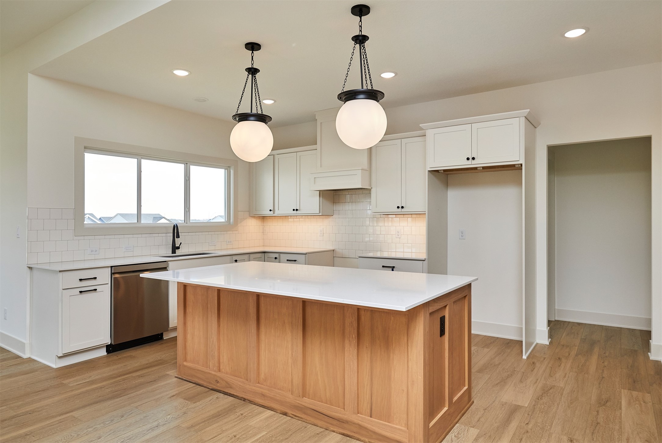 528 W Centennial Drive