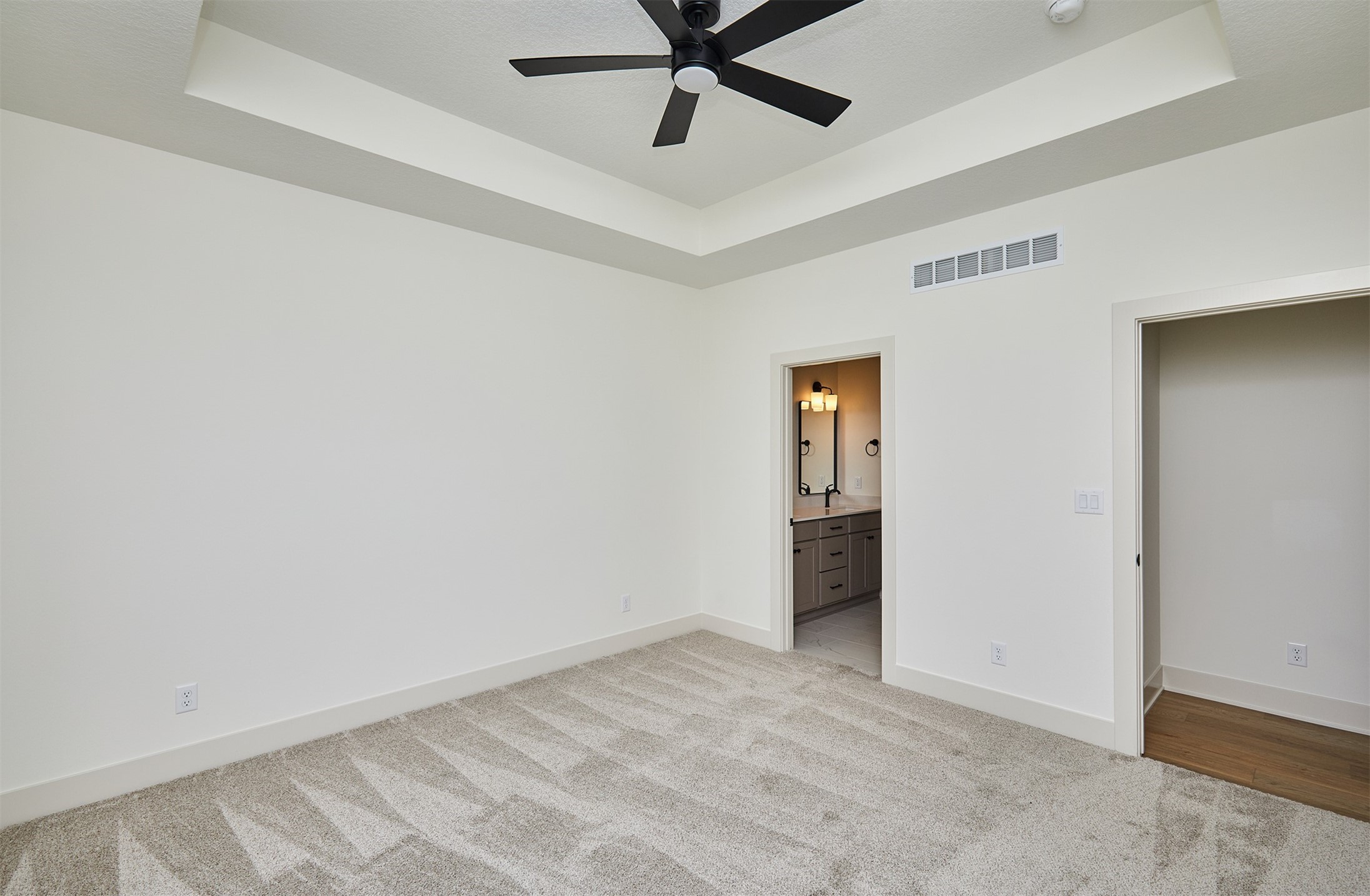 528 W Centennial Drive