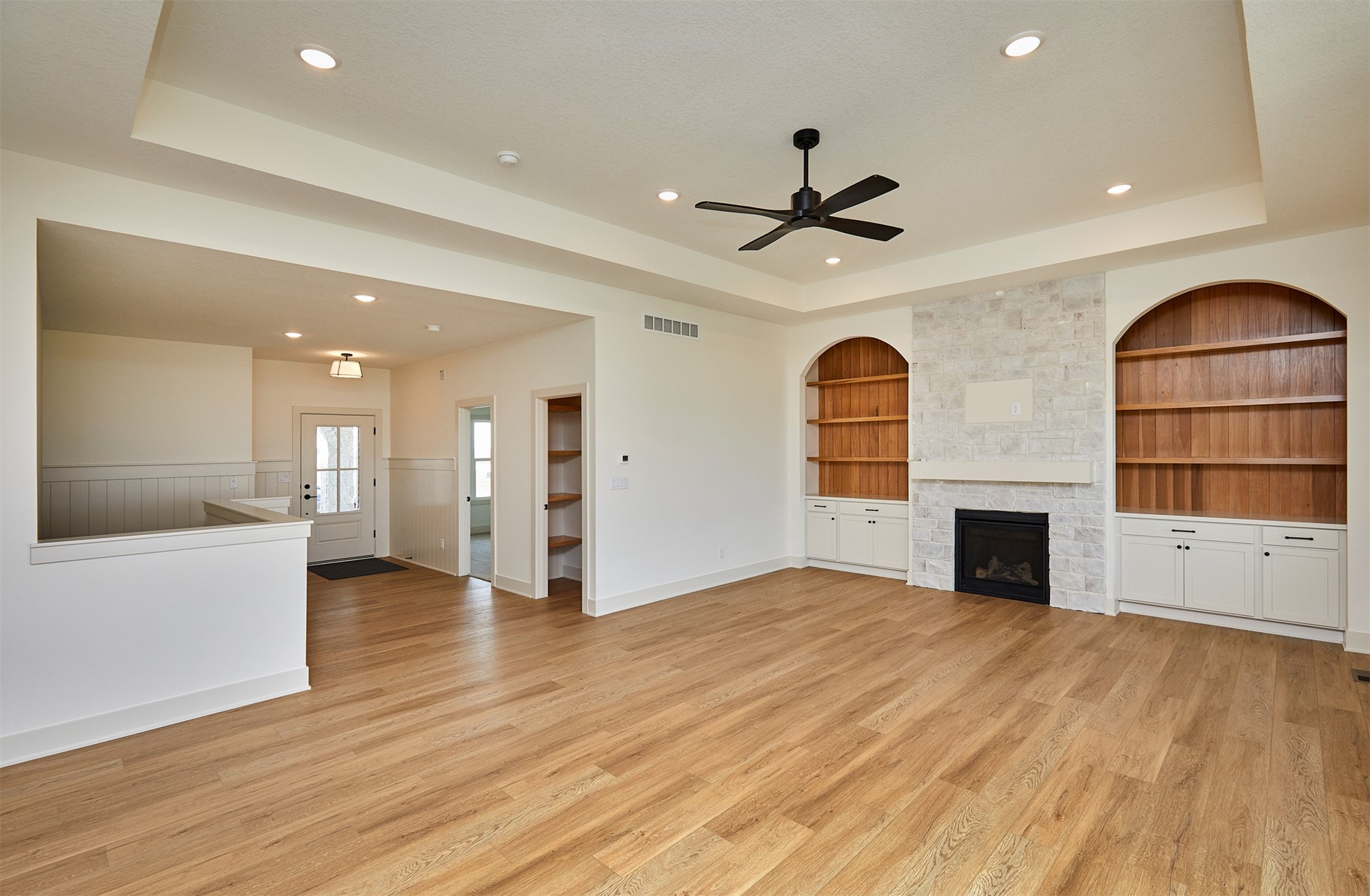 528 W Centennial Drive
