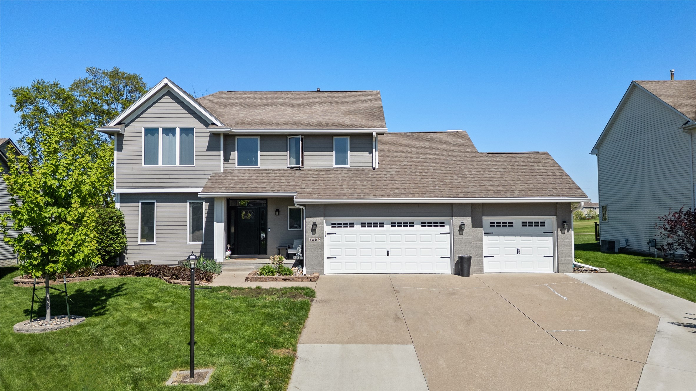 2809 NE Huntington Lane