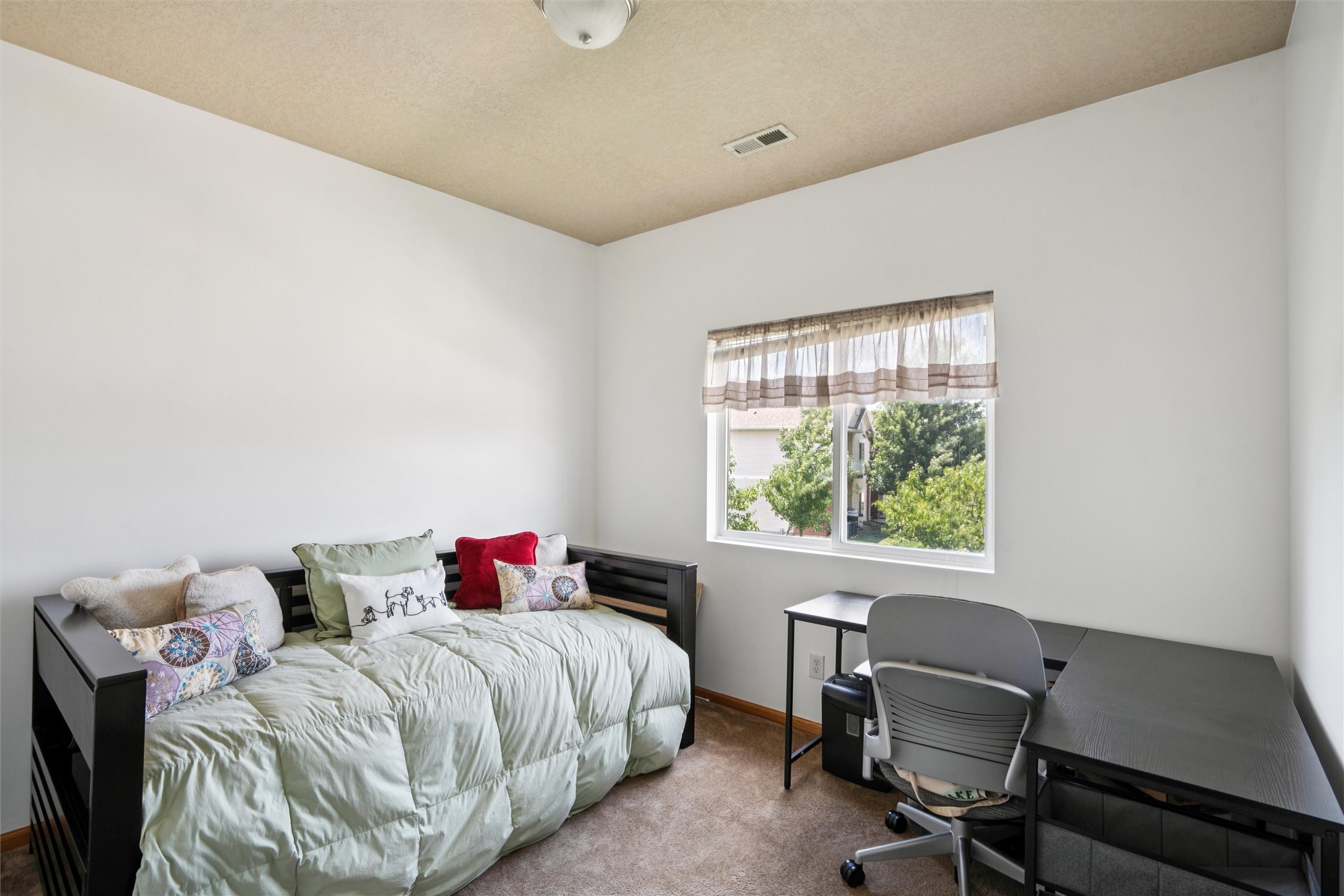 1815 SW White Birch Circle 3