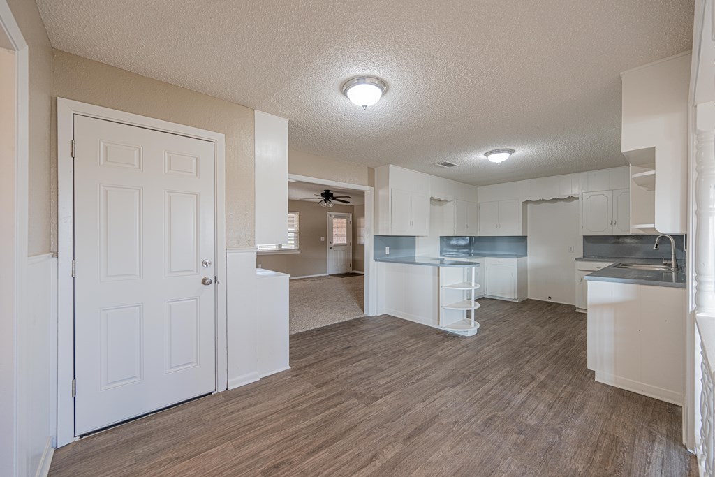 1405 Garden City Hwy