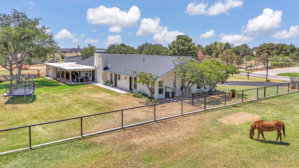 4513 Robin Lane