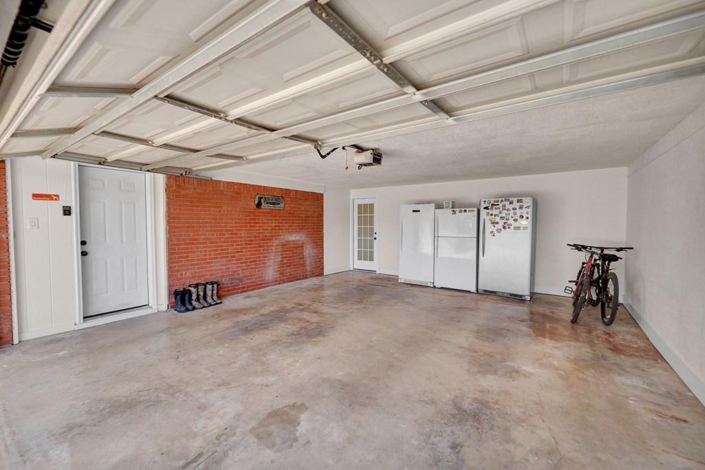 4513 Robin Lane