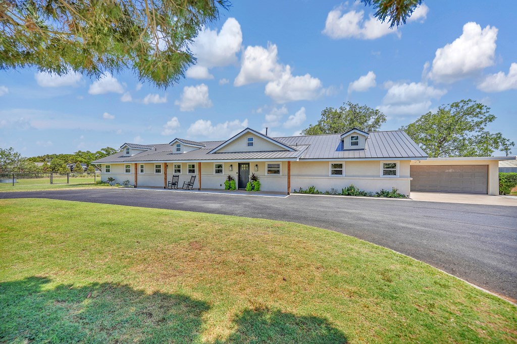 4513 Robin Lane