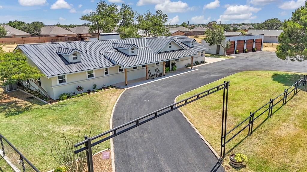 4513 Robin Lane