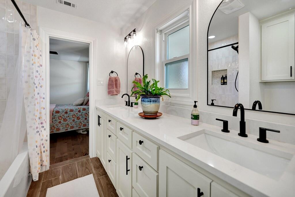 4513 Robin Lane